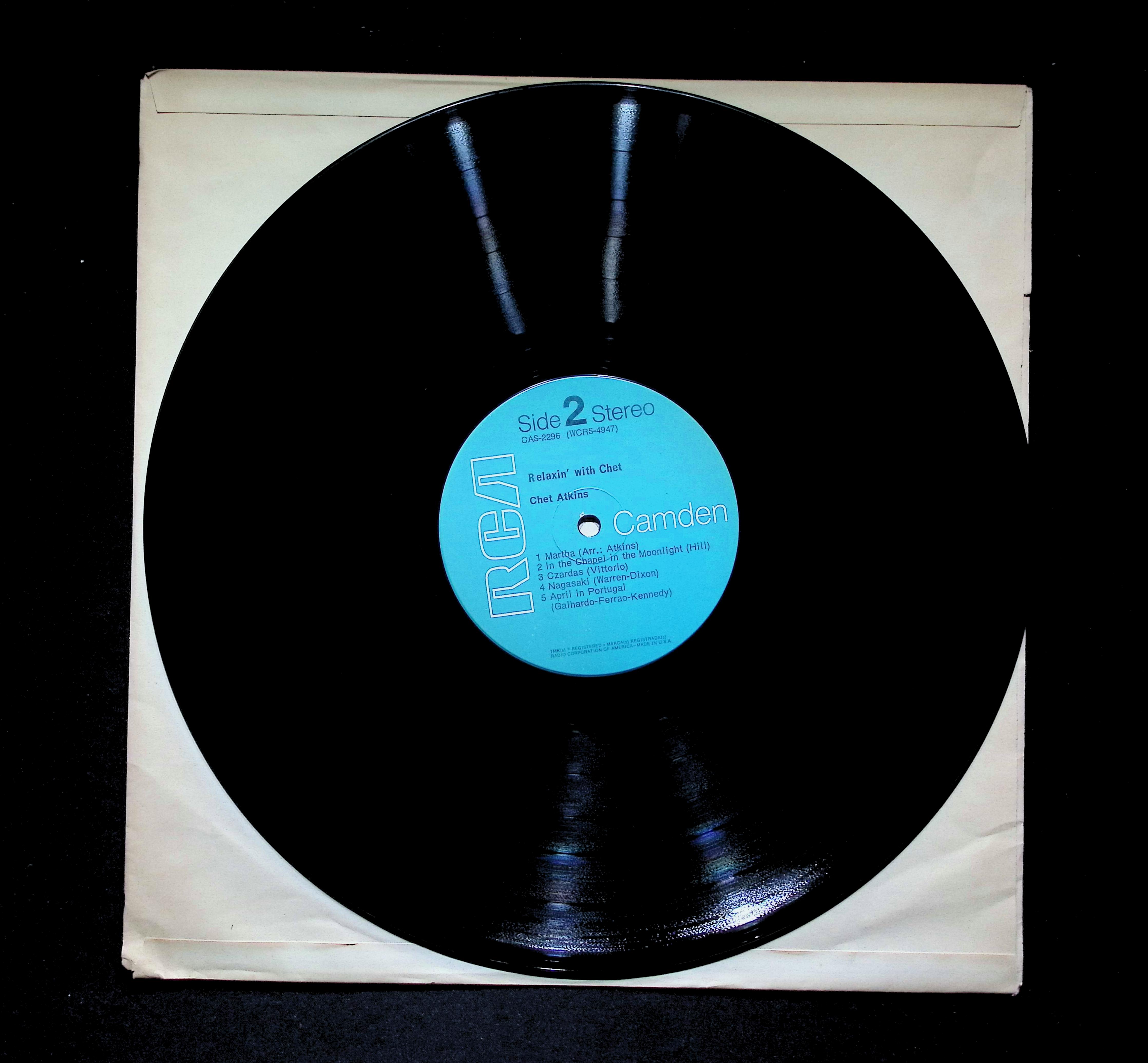 Chet Atkins Relaxin' With Chet LP RCA Camden Jazz Easy Listening — image 4