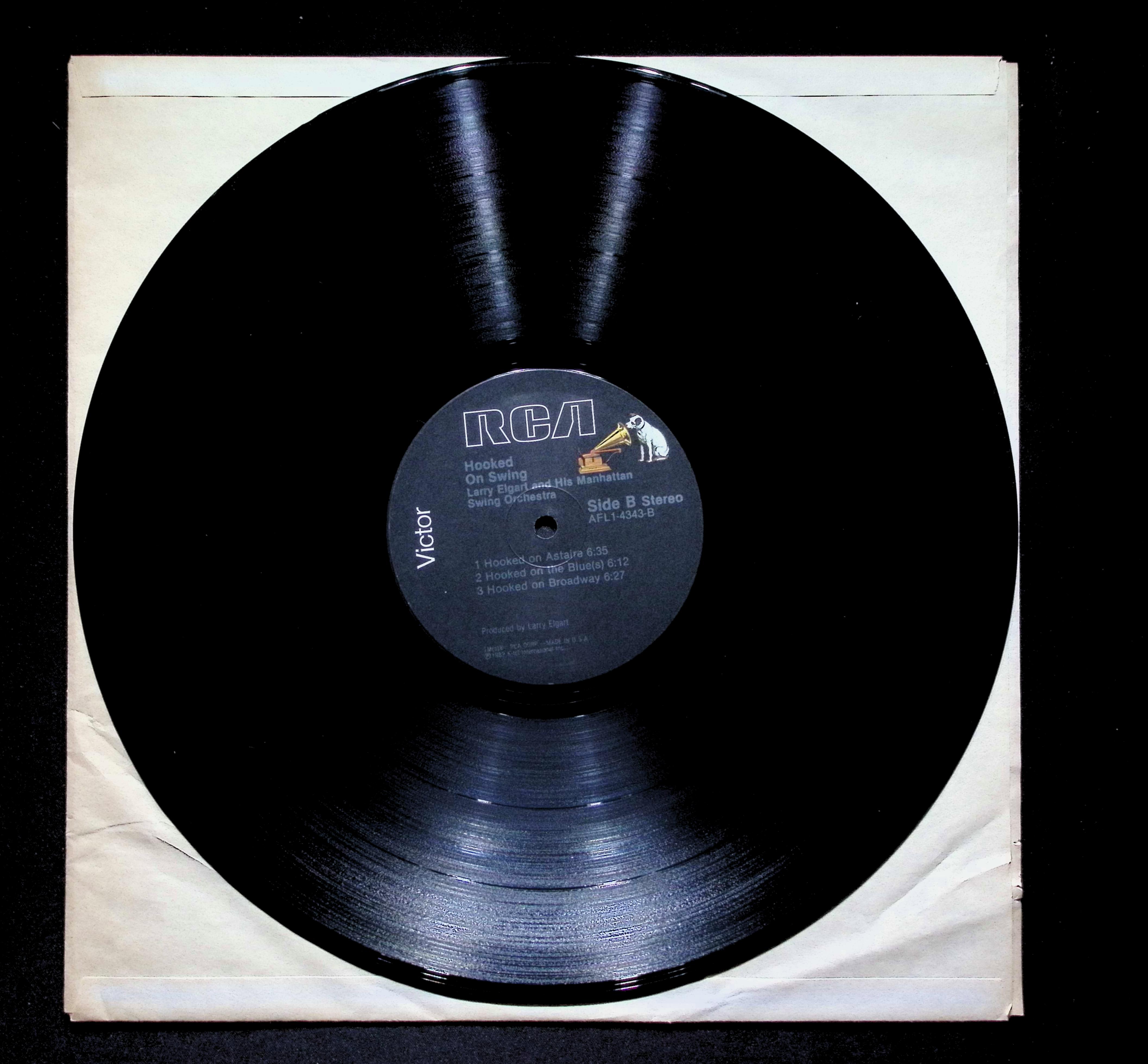 Larry Elgart Hooked On Swing LP 1982 RCA Victor Jazz Swing — image 4