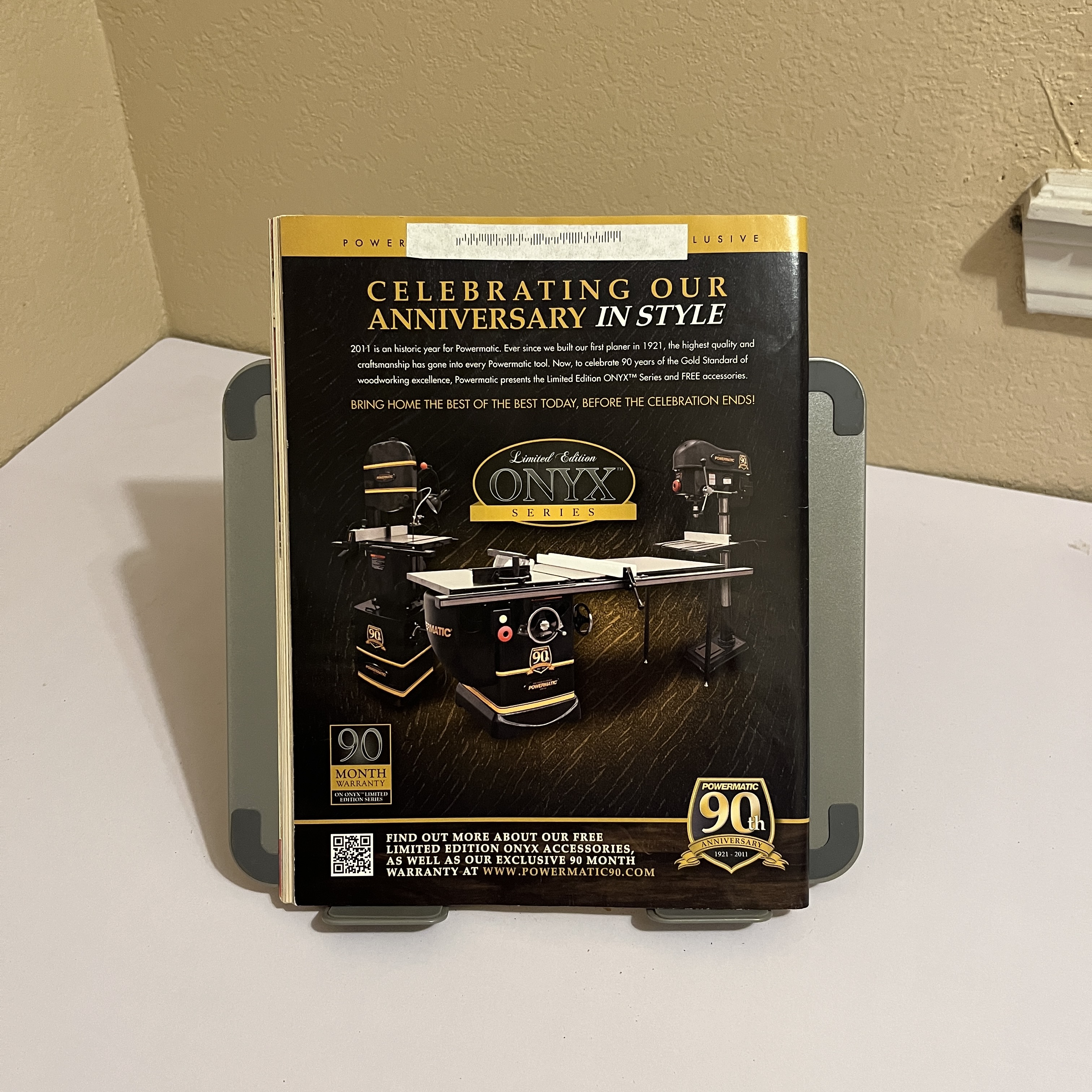 WOOD Magazine: Fold-Flat Workbench, Oct 2011, Issue 207 — image 5