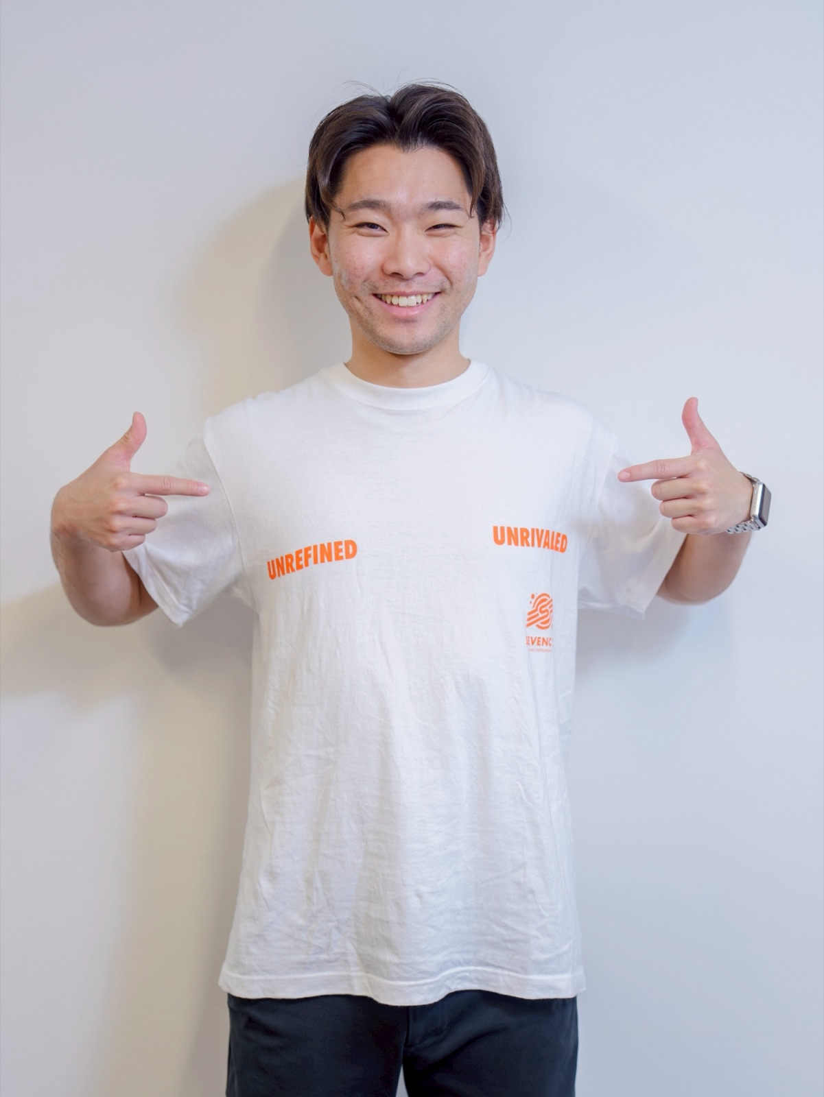 UNREFINED / UNRIVALED フロントプリントの着用イメージ