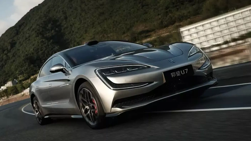 BYD YangWang U7