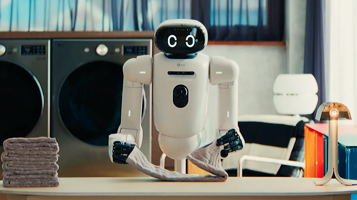 LG ukázalo robota CLOiD: sice vypere prádlo, ale už teď působí zastarale
