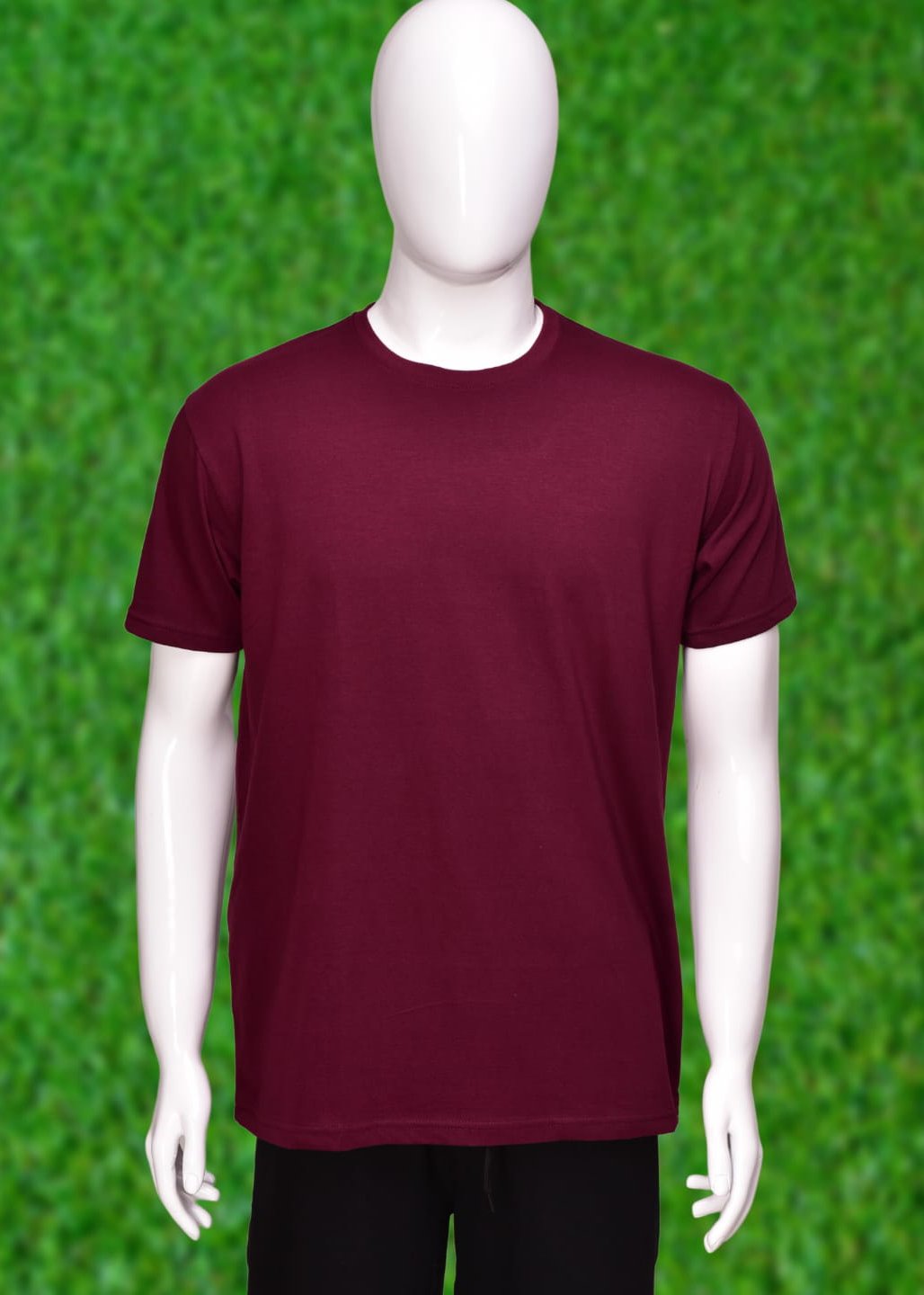 *Human Sparsh Men’s Round Neck T-Shirt – Wine *Power, Elegance and Sophistication is what you’ll feel when Black is worn. It would show how deep and serious the feelings and thoughts are.Whether you wear it with Jeans or Track Pants, you’ll look great with it.It’s made up of 180 gsm 100% Bio-Washed Cotton fabric with the most durable stitching to make sure it lasts long without los - M