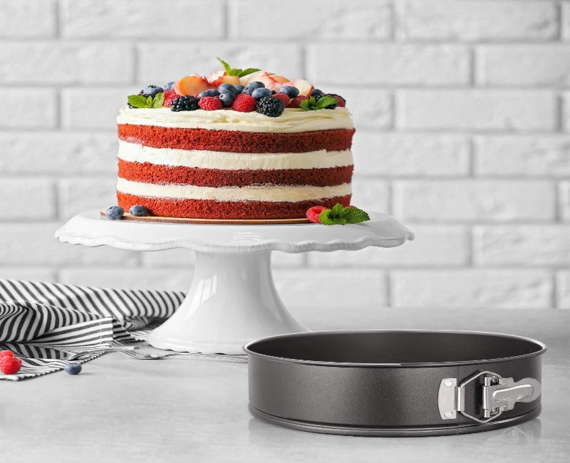 Grilzy Cake Tin - 9 Inch Cake Tins for Baking, 22cm Springform Cake Tins  for Cheesecake, Non-Stick Baking Tins Round Cake Pan, Bake Ware Round Cake  Tin for Restaurants, Home and Kitchen 