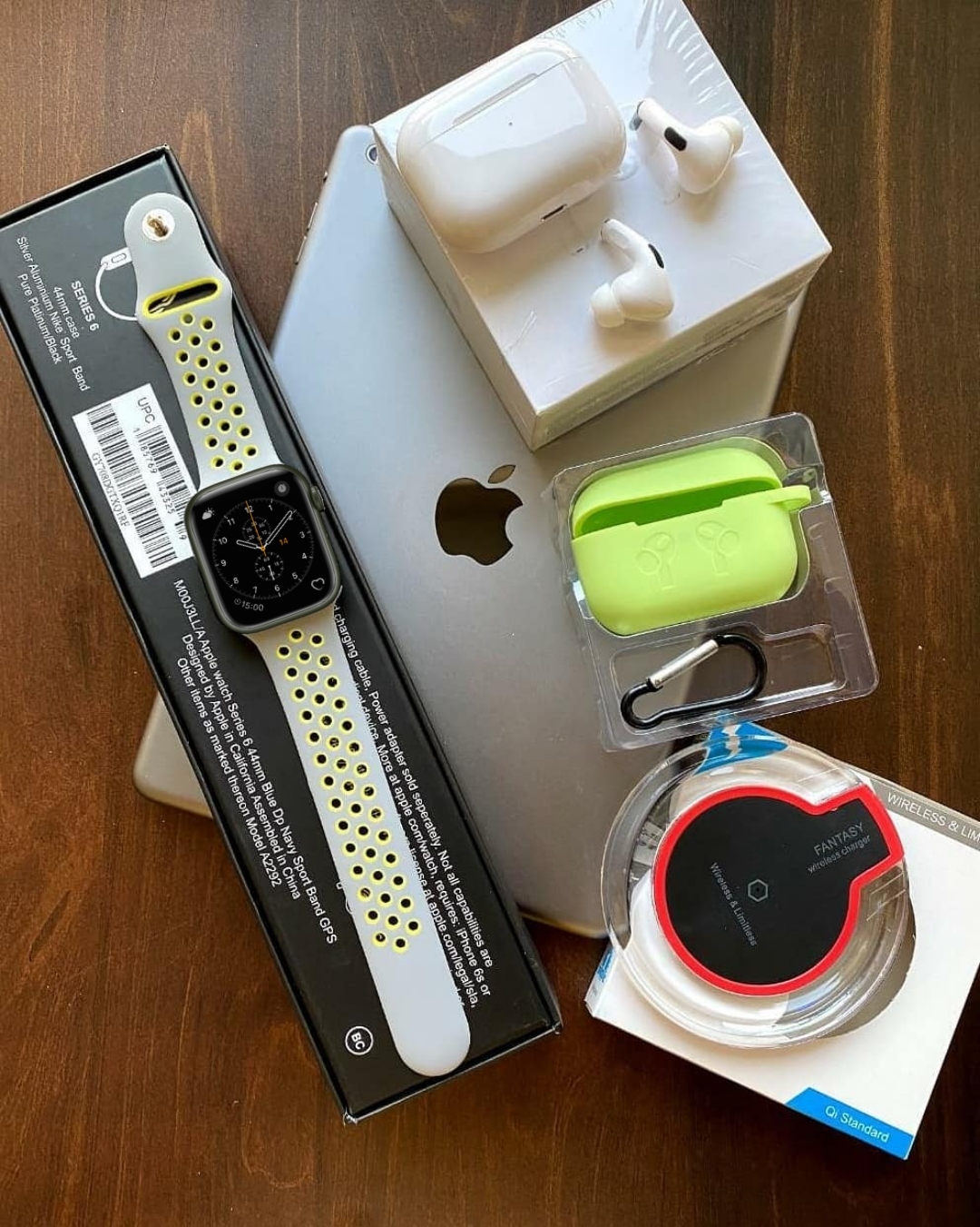 Cybzone Exclusive Combo Offer, Microwear 007 Series 7 Smartwatch, Nike Edition Strap, AirPods Pro Case, Wireless Charger And AirPods Pro