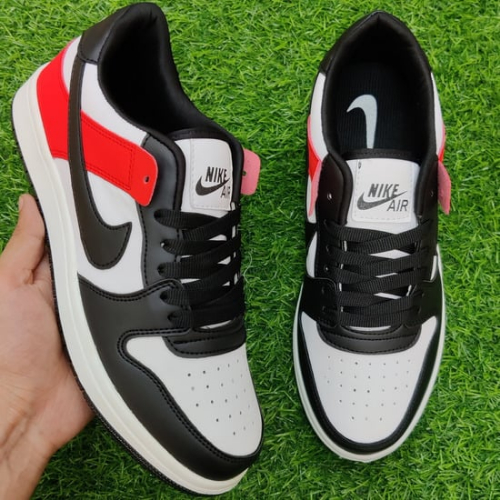 Dunk Red Black Toe - UK 9