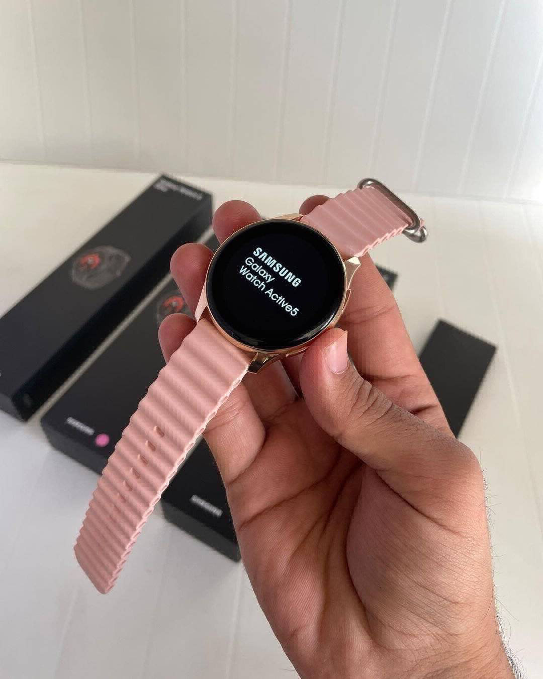 Samsung Galaxy Watch 5 pro PINK