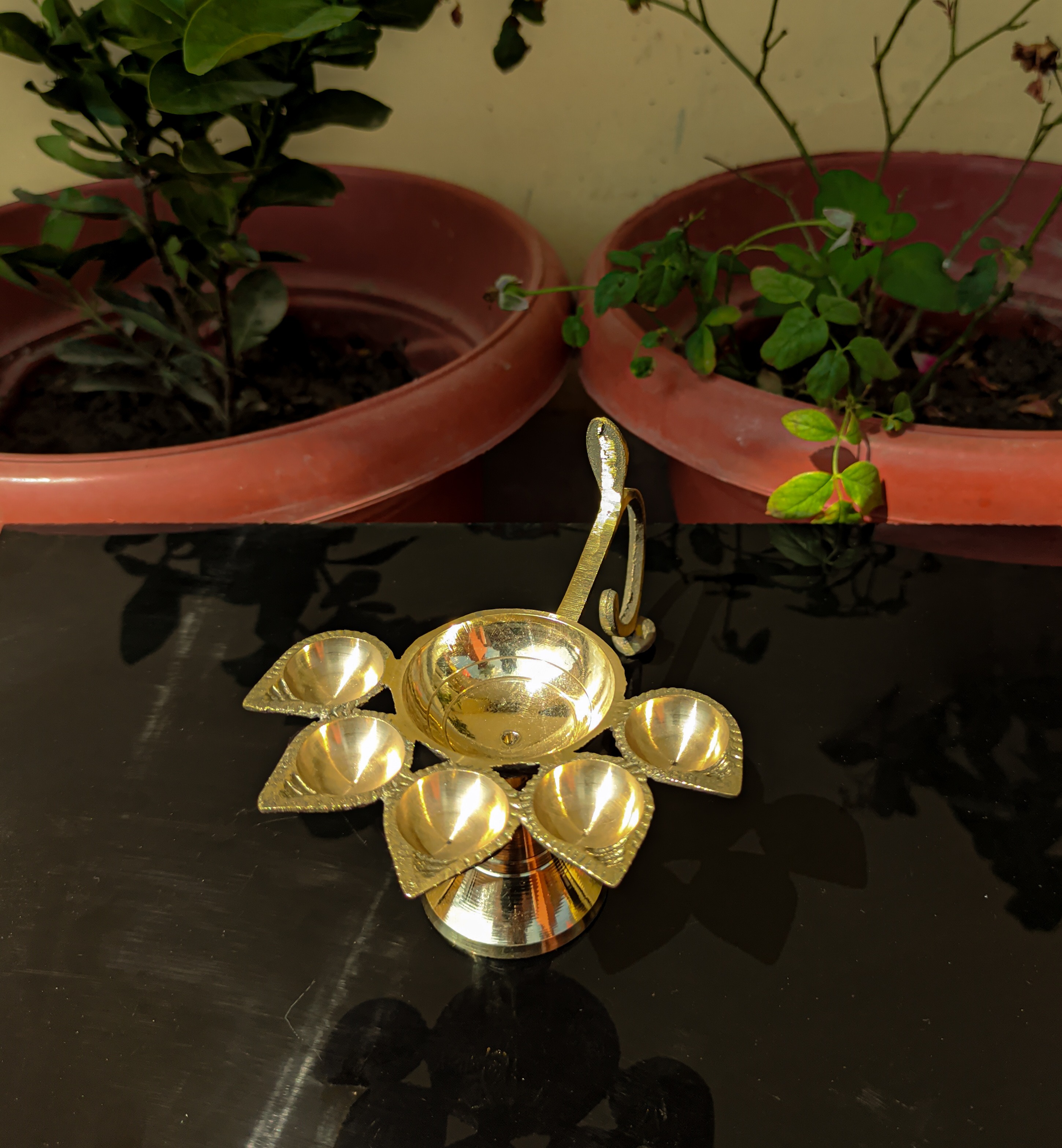 VIKRAM METAL  Brass 5 Batti Aarti  - 3 NO., GOLDEN