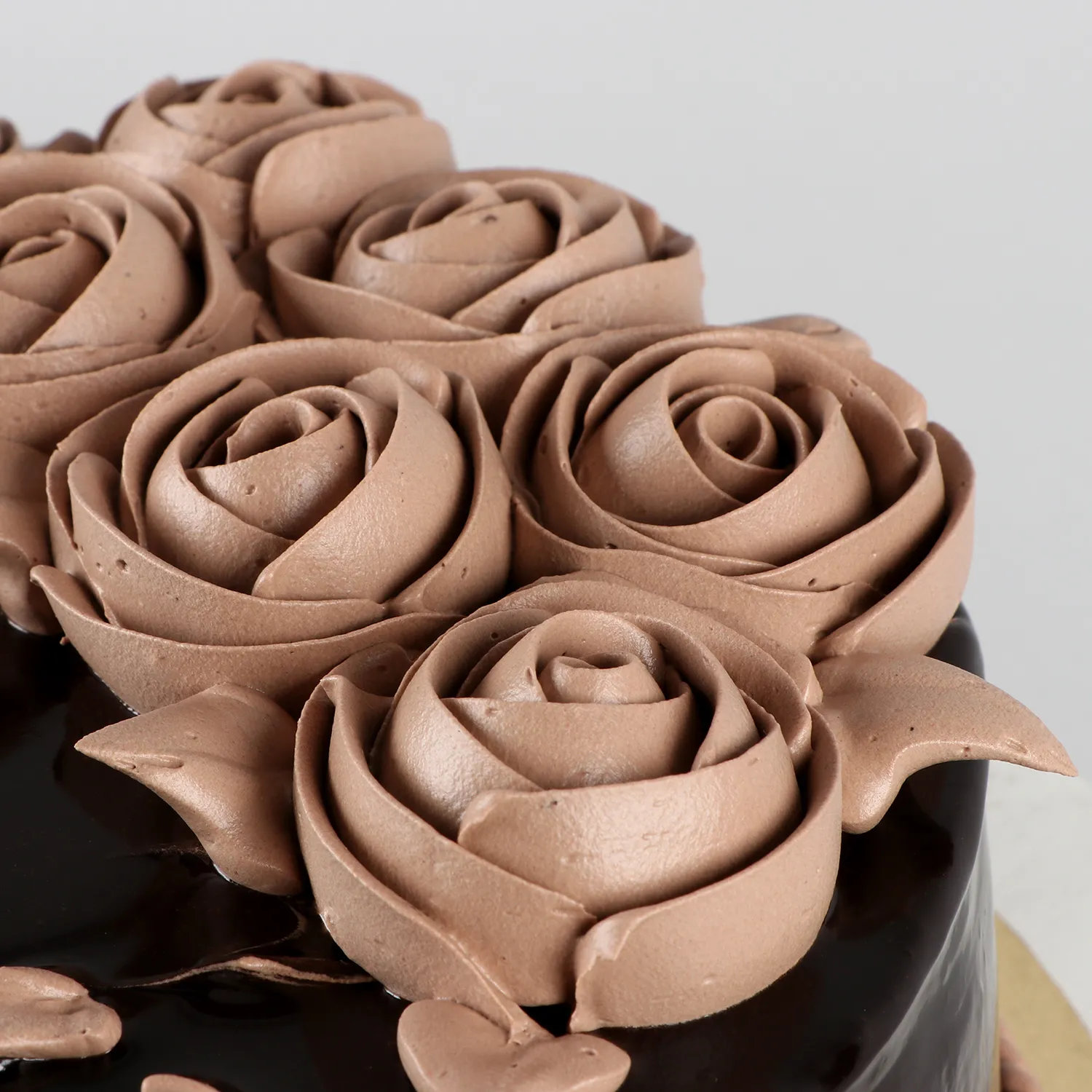 Chocolate Rose Designer Cake - 1 KG