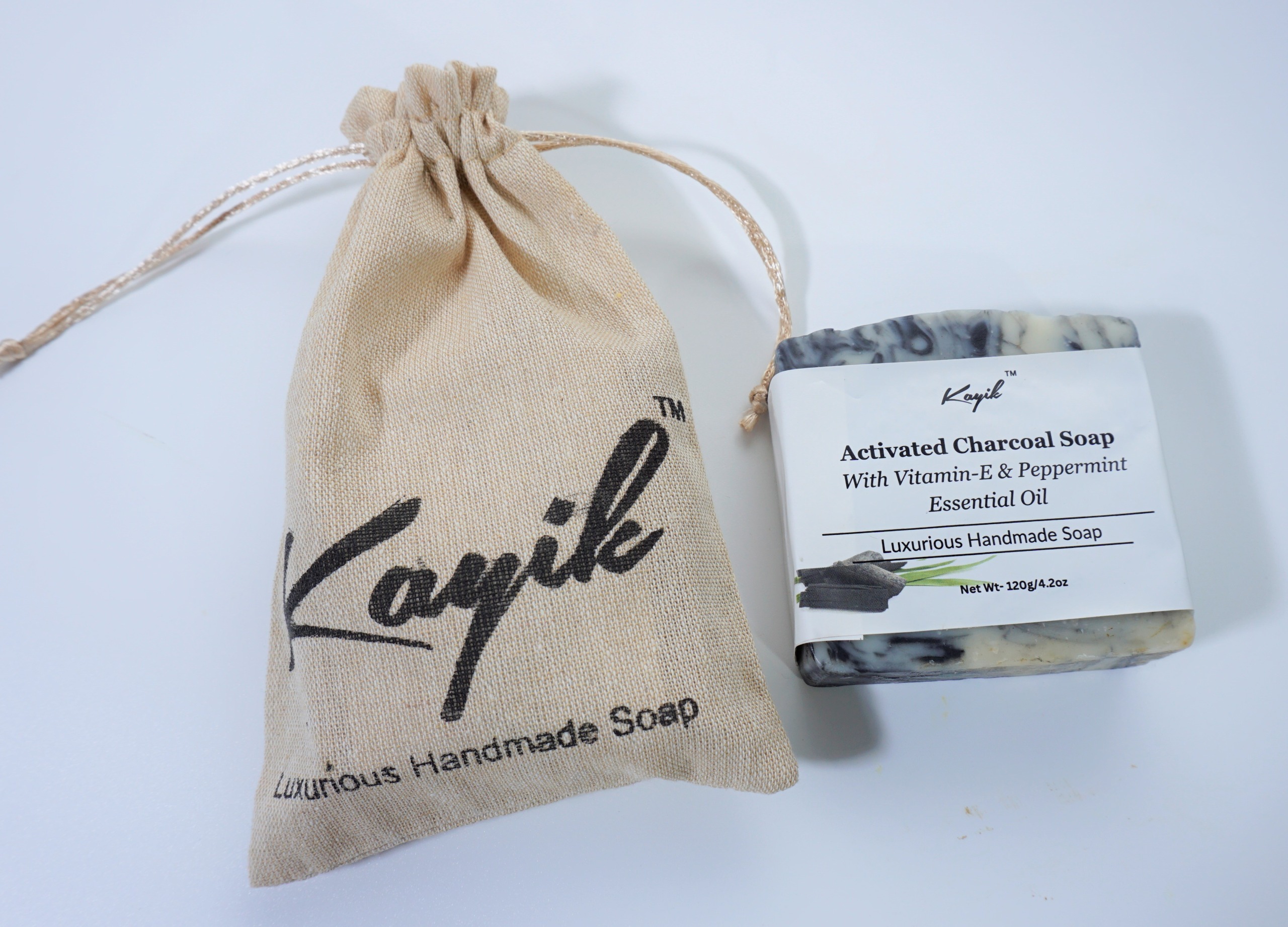 ACTIVATED CHARCOAL SOAP WITH VIT-E & PEPPERMINT ESSENTIAL OIL - 120g