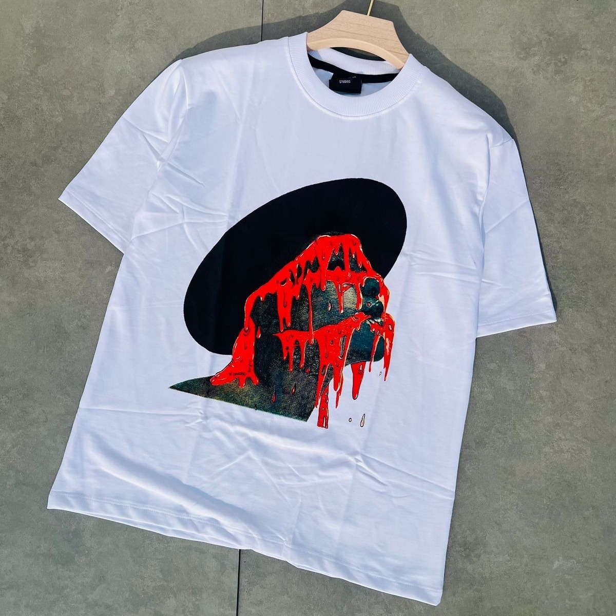 Oversized T-shirt  (M)