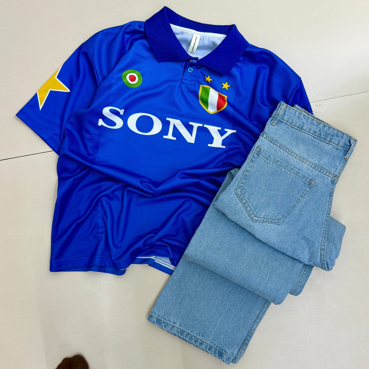 Five Sleeve T Shirt + Baggy Jeans (S,M,L)
