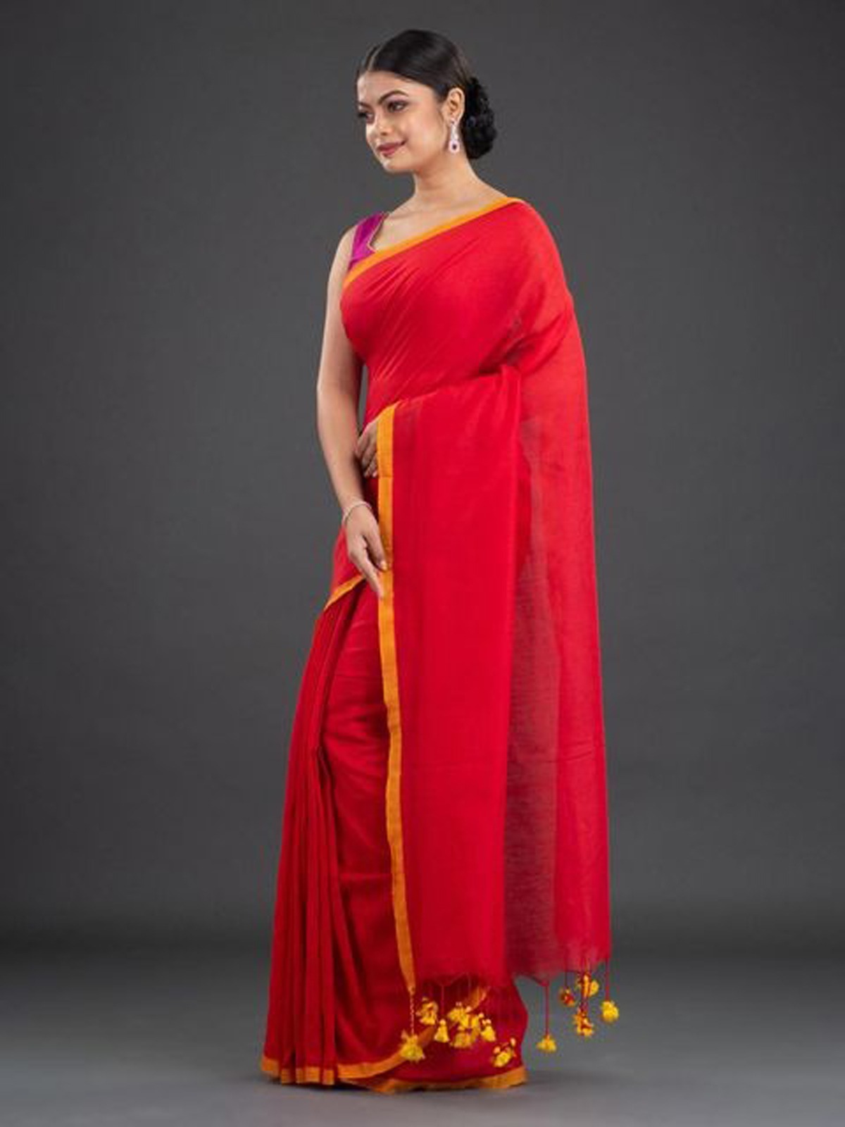 Handloom Contrast Border Cotton Saree - Red