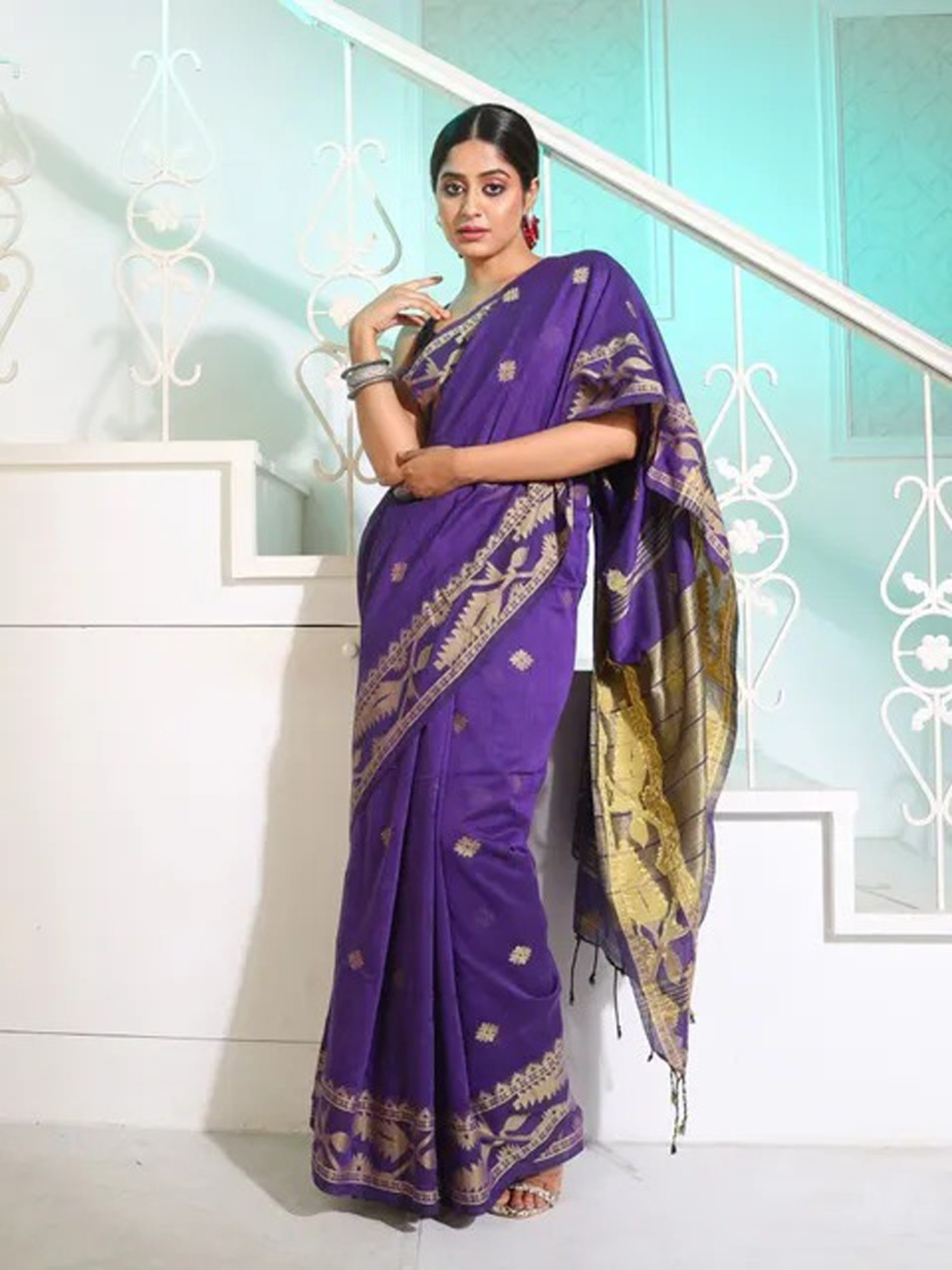 Handloom Jamdani Border Saree - Free, Seance