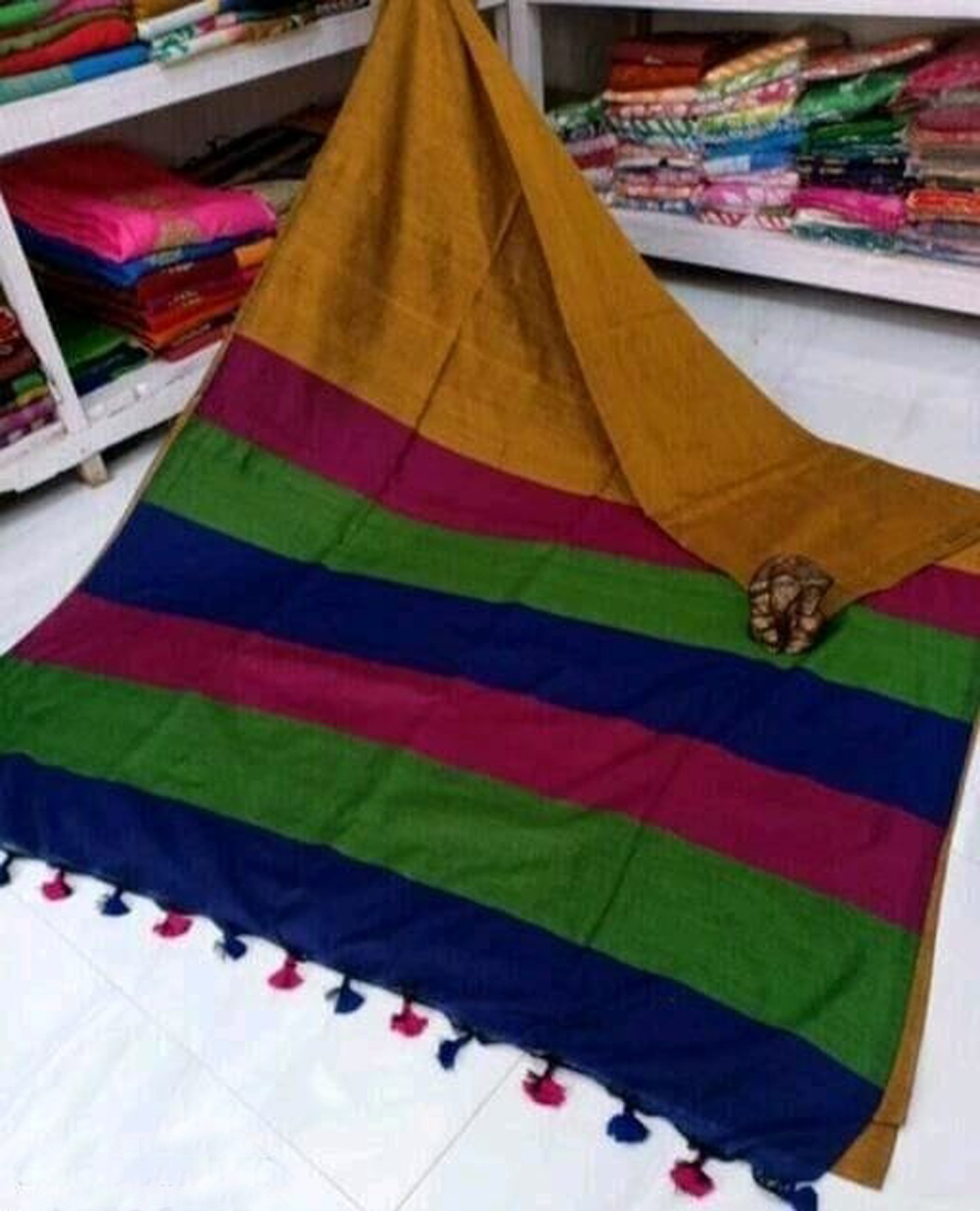 Handloom Contrast Strip Pallu Saree