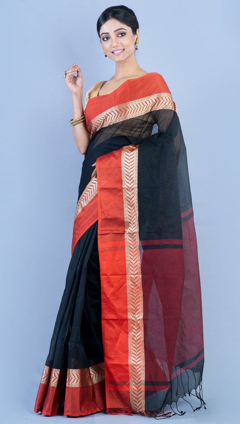 Handloom Cotton Bengali Tant Saree - Black & Red