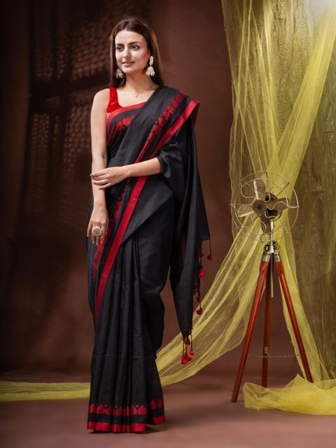 Handloom Heart Weaved Solid Border Saree
