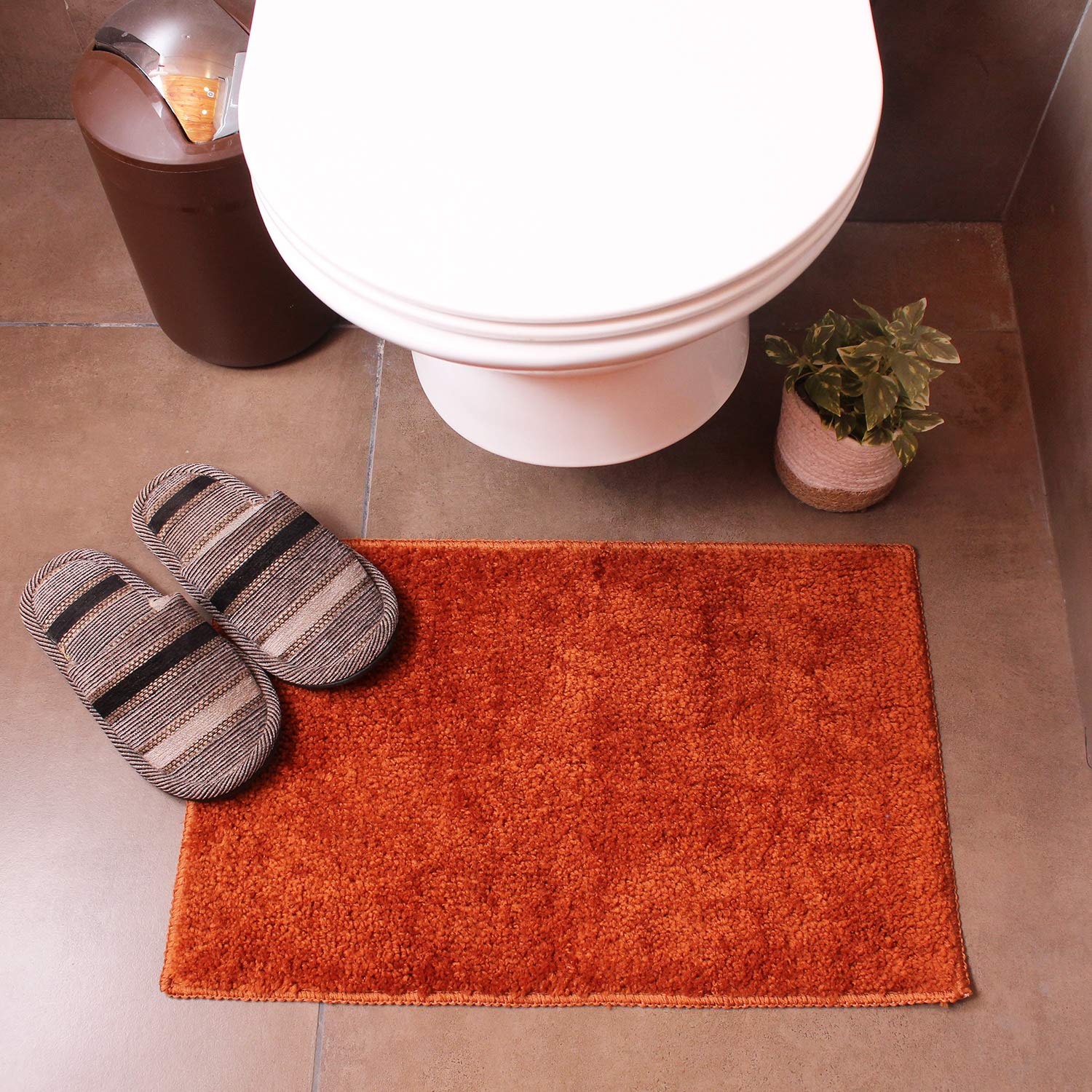 LUXE HOME INTERNATIONAL Bathmat Bostan Microfiber 1600 GSM Anti-Skid ( Rust , 38 Cm x 58 Cm , Pack of 1 ) - Rust