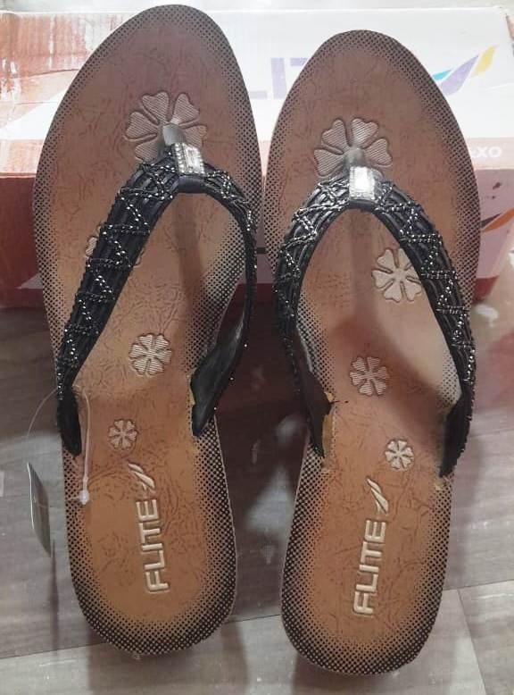 Flite Women flat sandal size 7