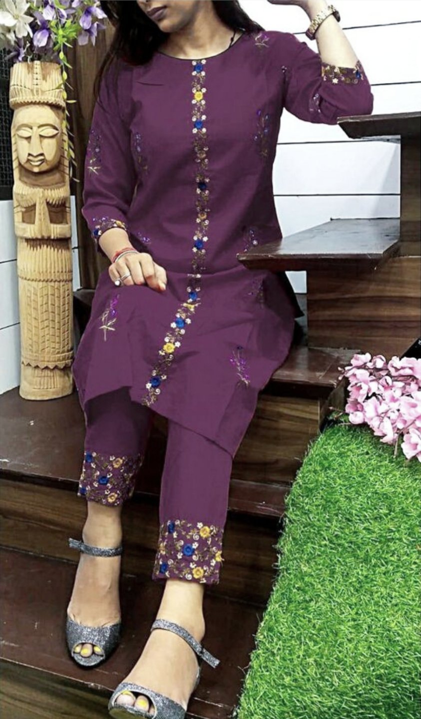 CASUAL FLORAL THREAD EMBROIDERED KURTI WITH PANT SET