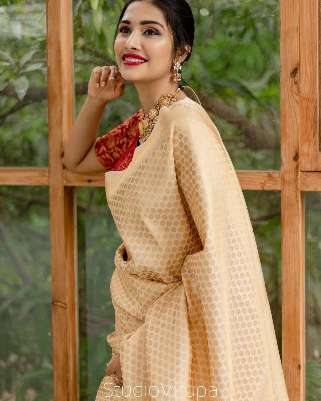 Light Golden Wedding Contrast Silk Saree – RawaazFashion