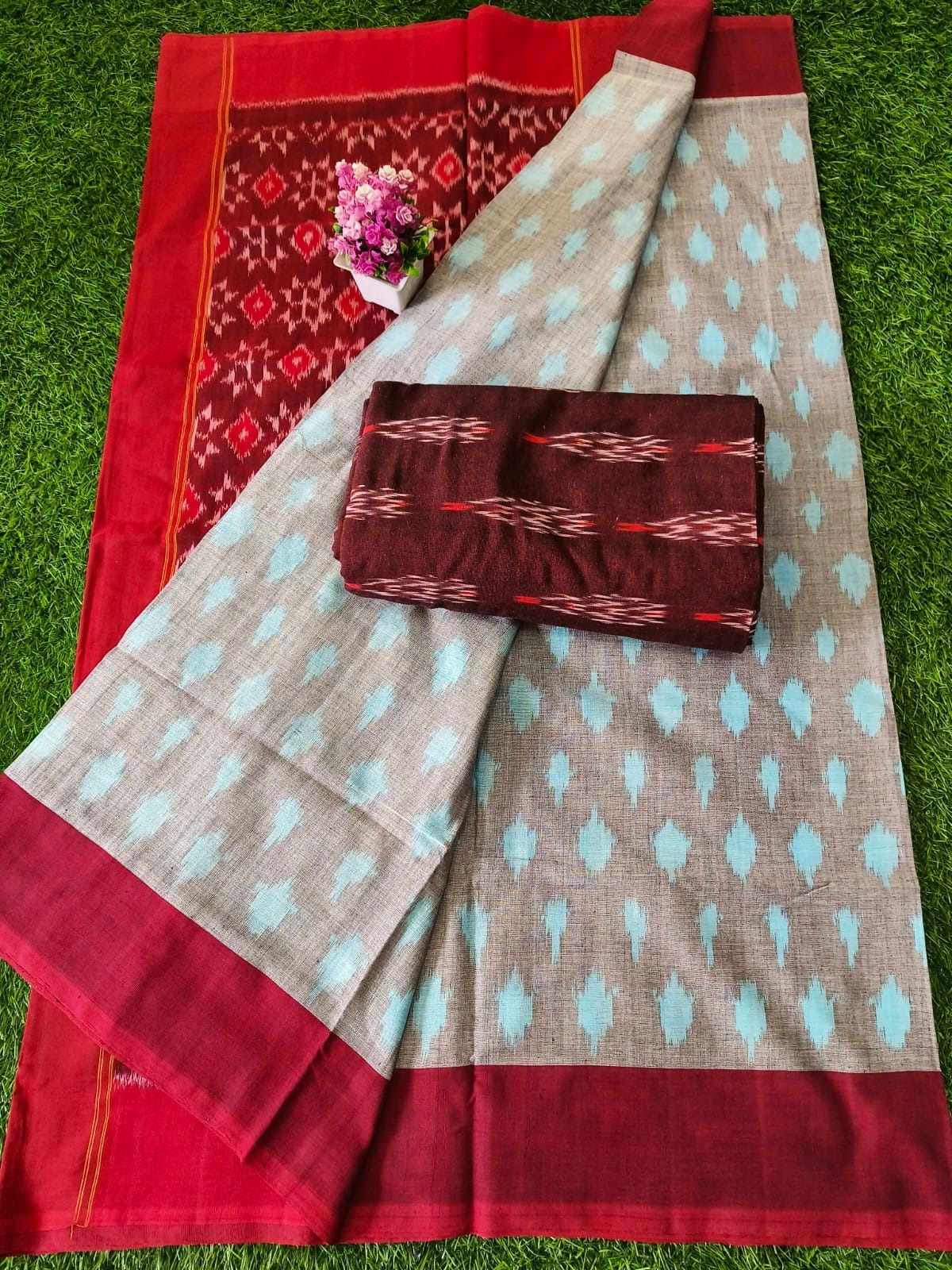 Pure Pochampally Ikkat Handloom Mercerised Cotton Saree (IUT3)