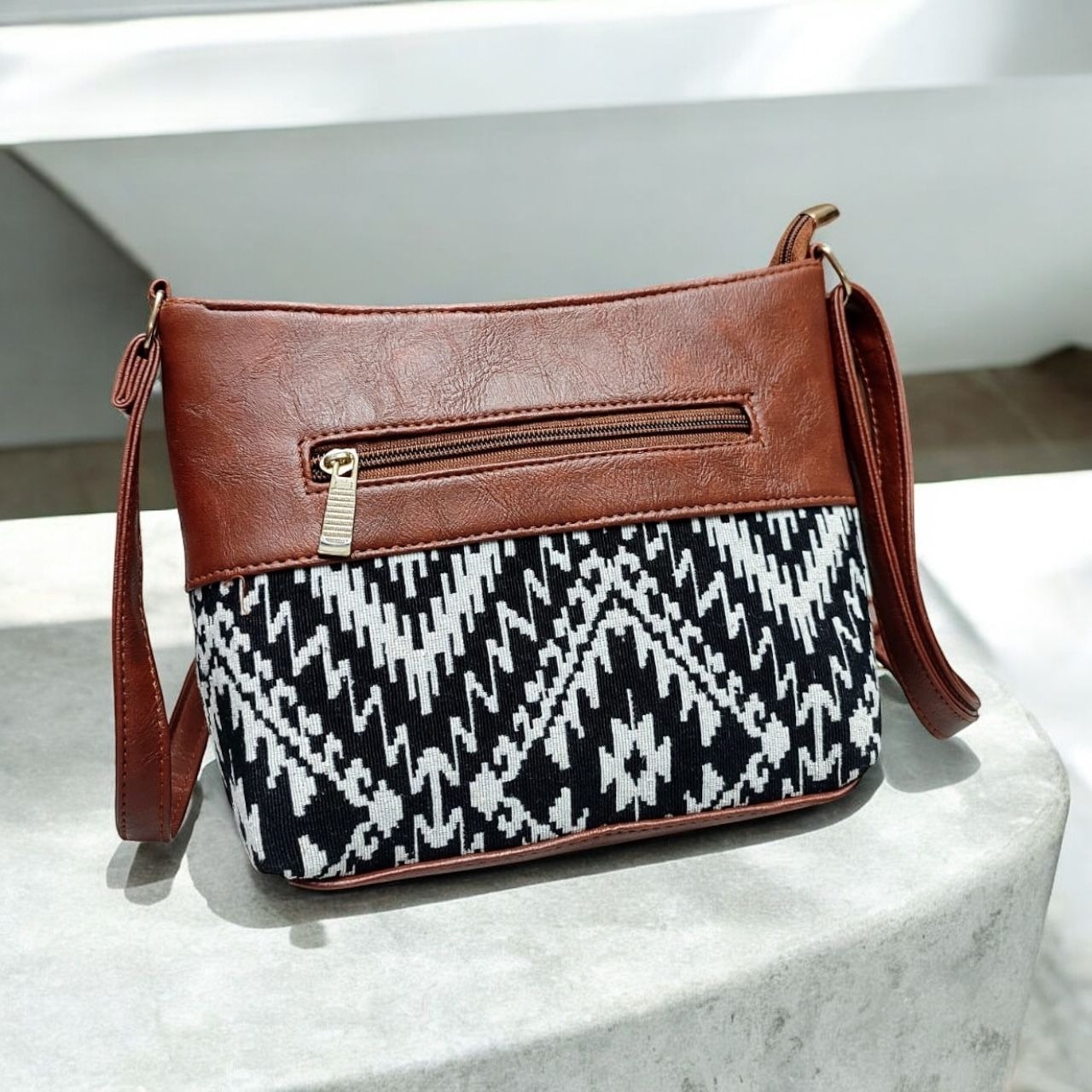Boat Sling With Vegan Leather Detailing
