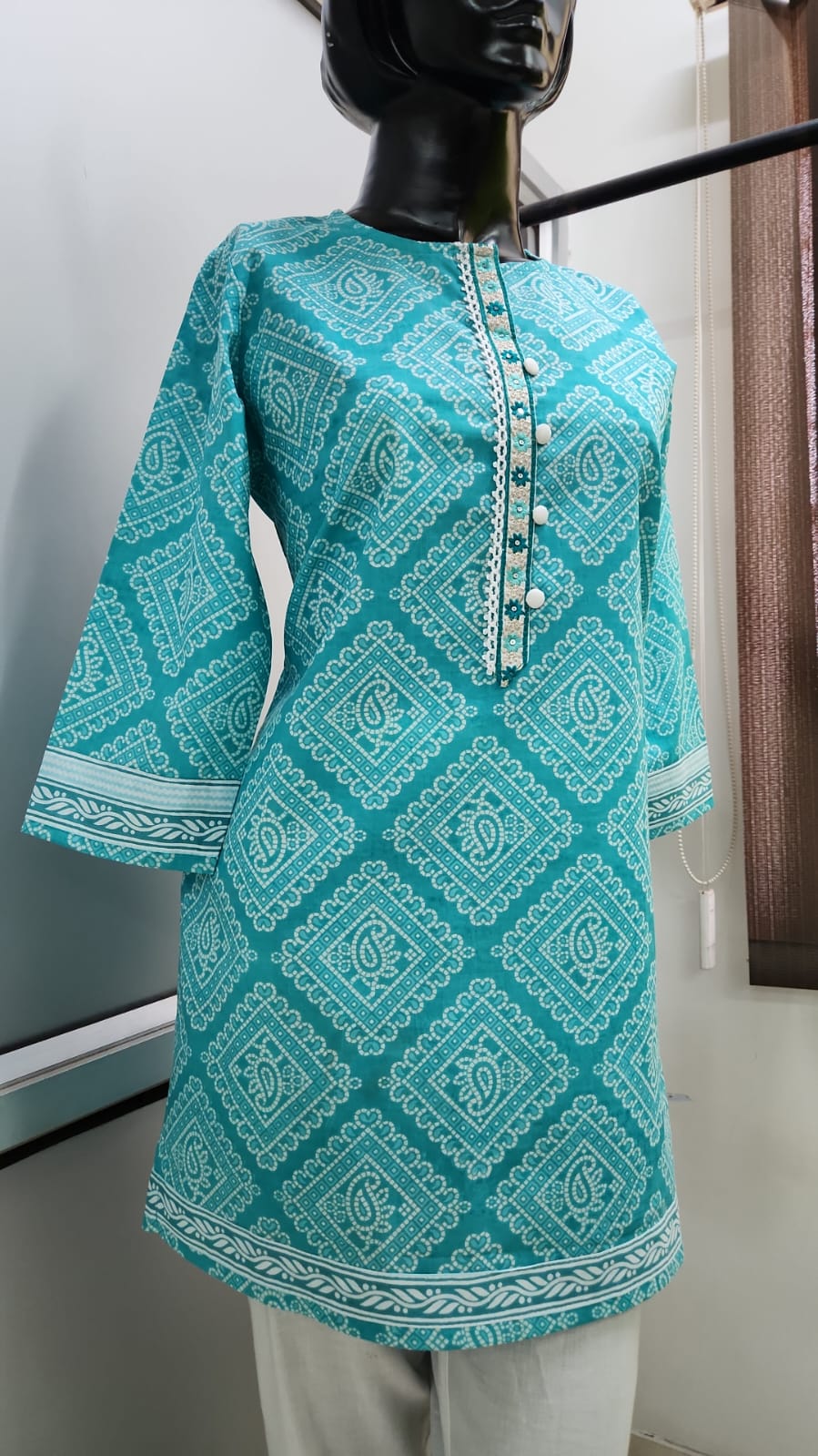 Ferozee Blue White Print Regular Kurti - L