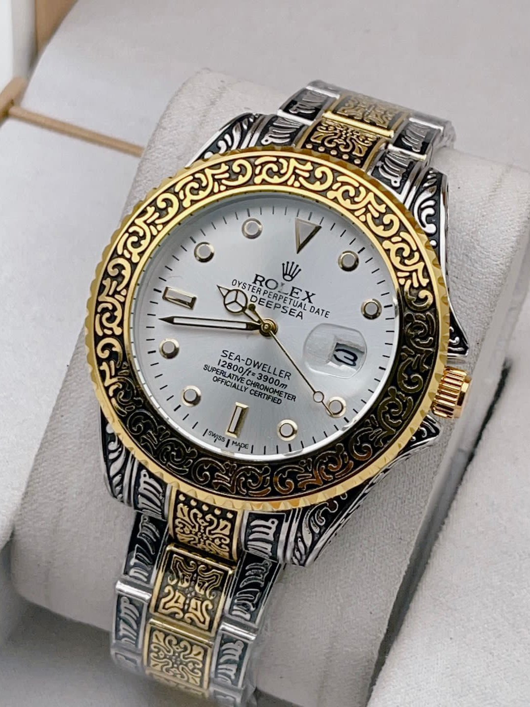 Rolex Floral Patterned Watch for men - Silver