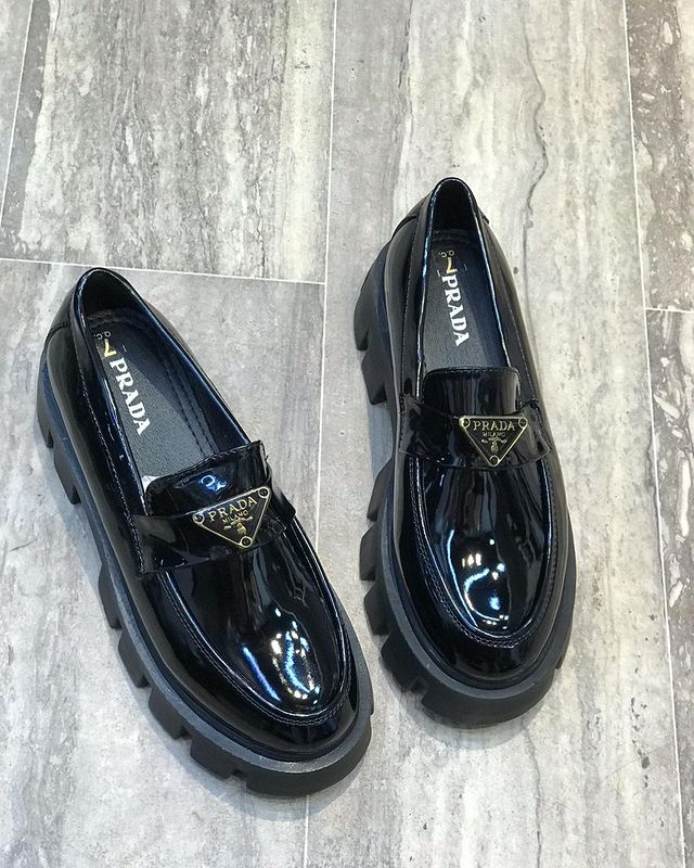 Prada - Black, 8