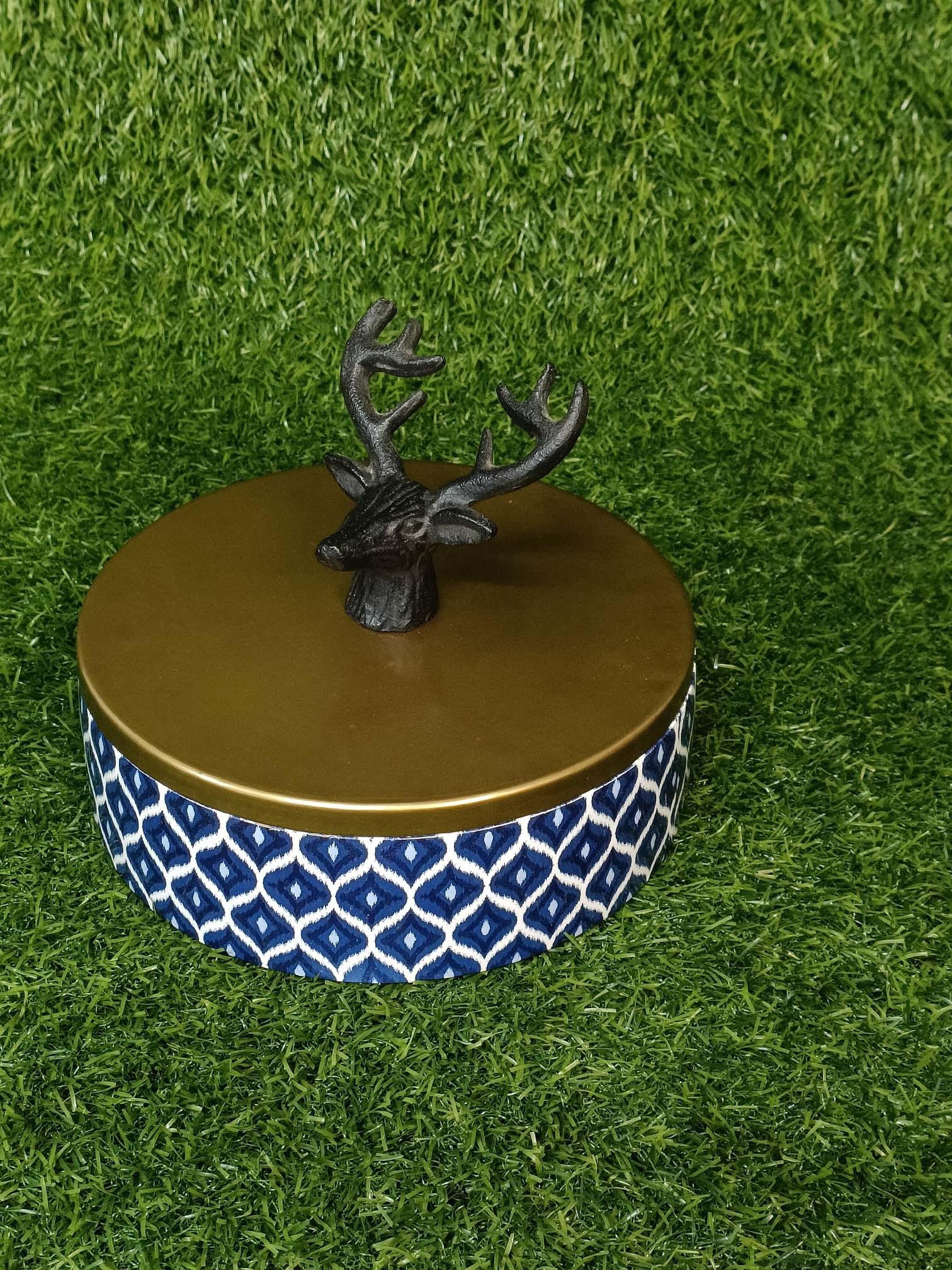 Zain R Creation Roti Box with Reindeer Head Knob - Dia. 8'' H.2.5''