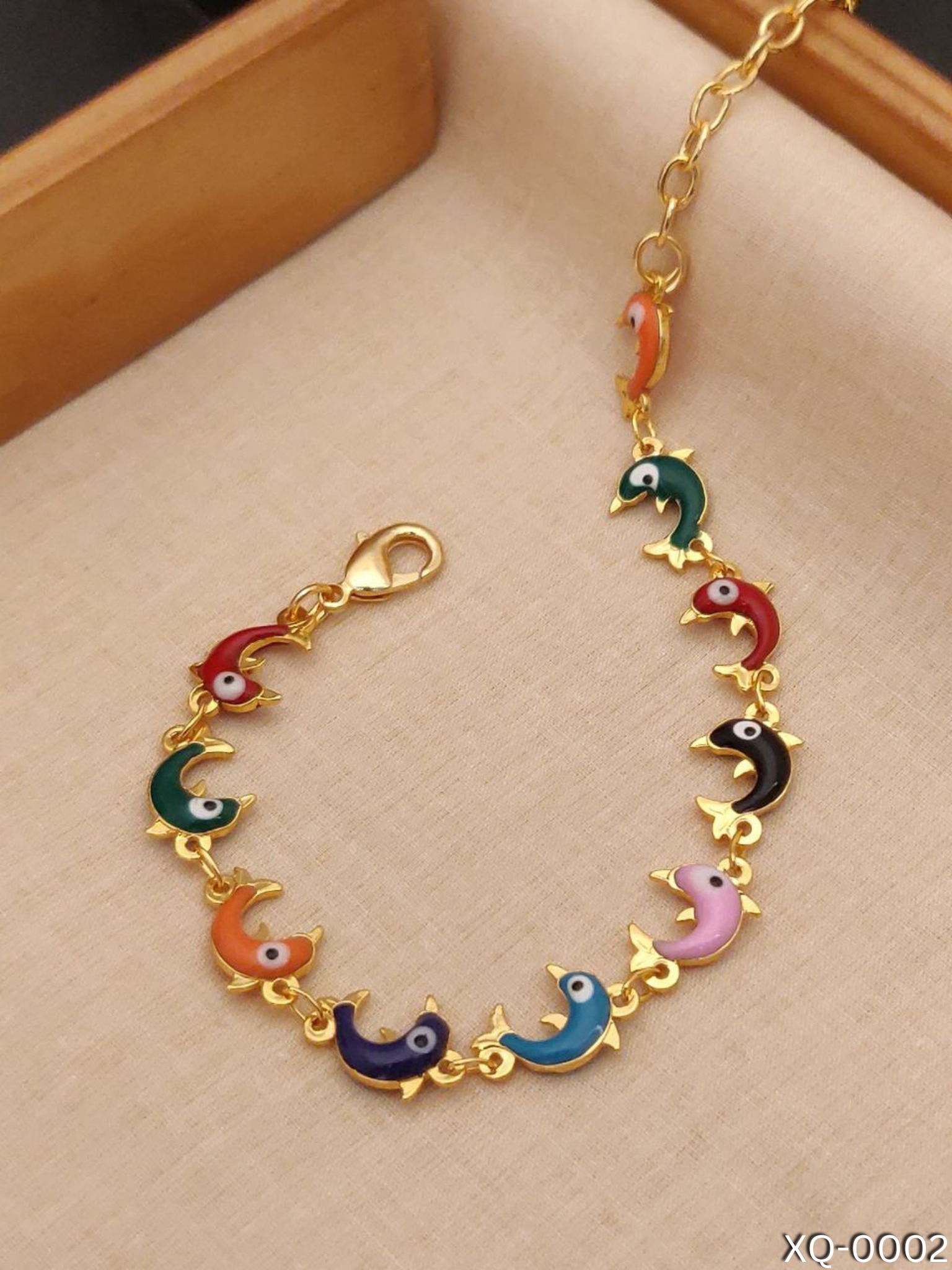 KANAF Vintage Daisy Chain Charm Bracelet - Colorful Crystal and Pearl Women's Bracelet for Wedding Parties and Fashion Accessories - Cute Dolphin Shape - Golden Plated Premium Jewelry - Creative Gift