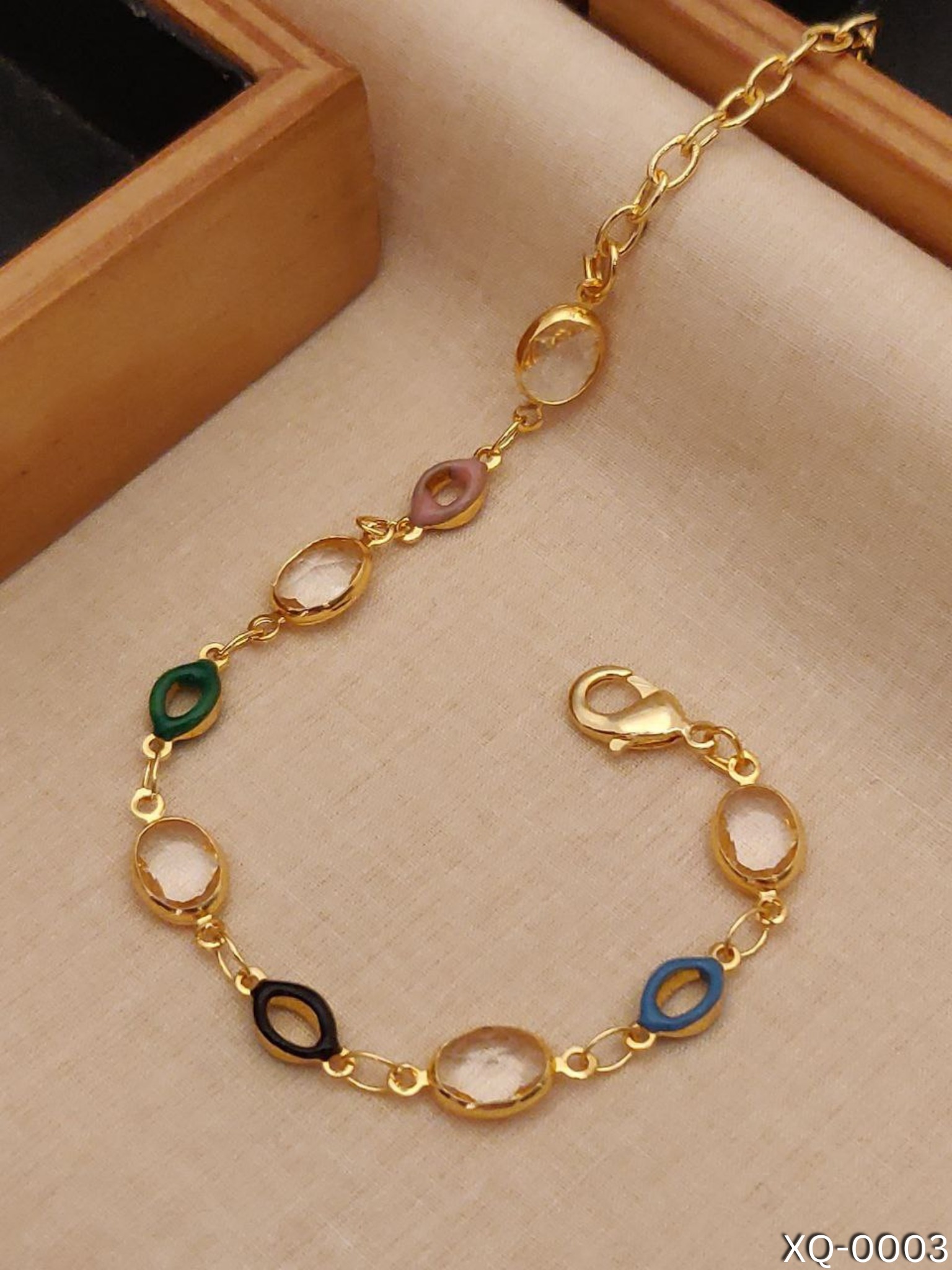 KANAF Gold-Plated Chain with Colorful Crystals, Pearls, and Cute Charms. Ideal for Weddings and Stylish Gifts. Elevate Your Fashion with Big Diamonds and Hollow Gems in Oval Shapes