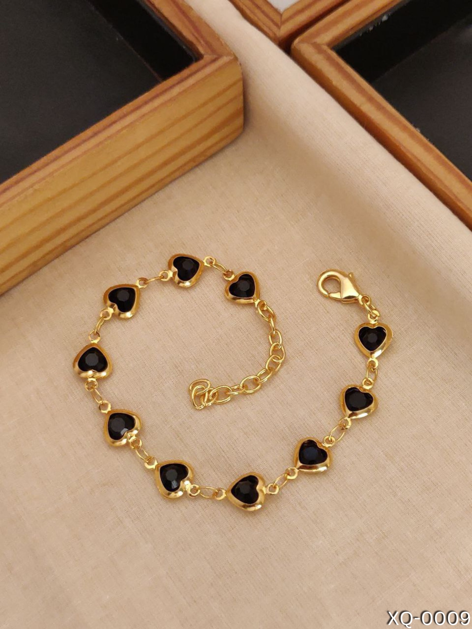 KANAF Golden Hearts Chain Bracelet - Premium Wedding Party Jewelry, Fashion Accessories, and Creative Gift with Black Shining Stones