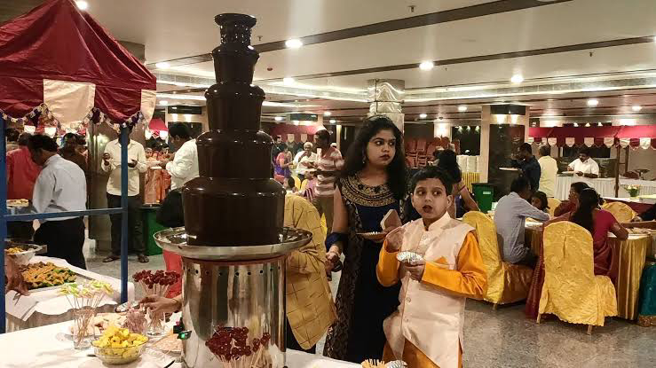 Chocolate Fountain Machine 