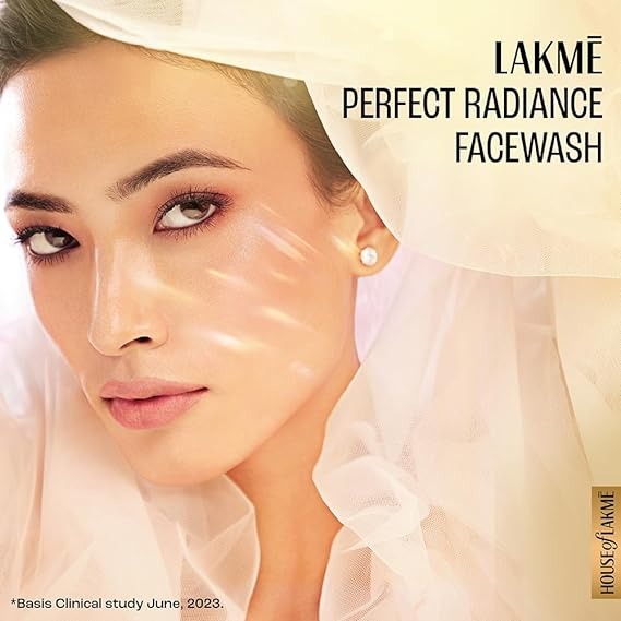 Lakme Absolute, Perfect Radiance Intense Brightening Facewash, 50g, for Glowing Skin, with Vitamin B3 & Glycerin, Daily Deep Cleansing Face Wash An