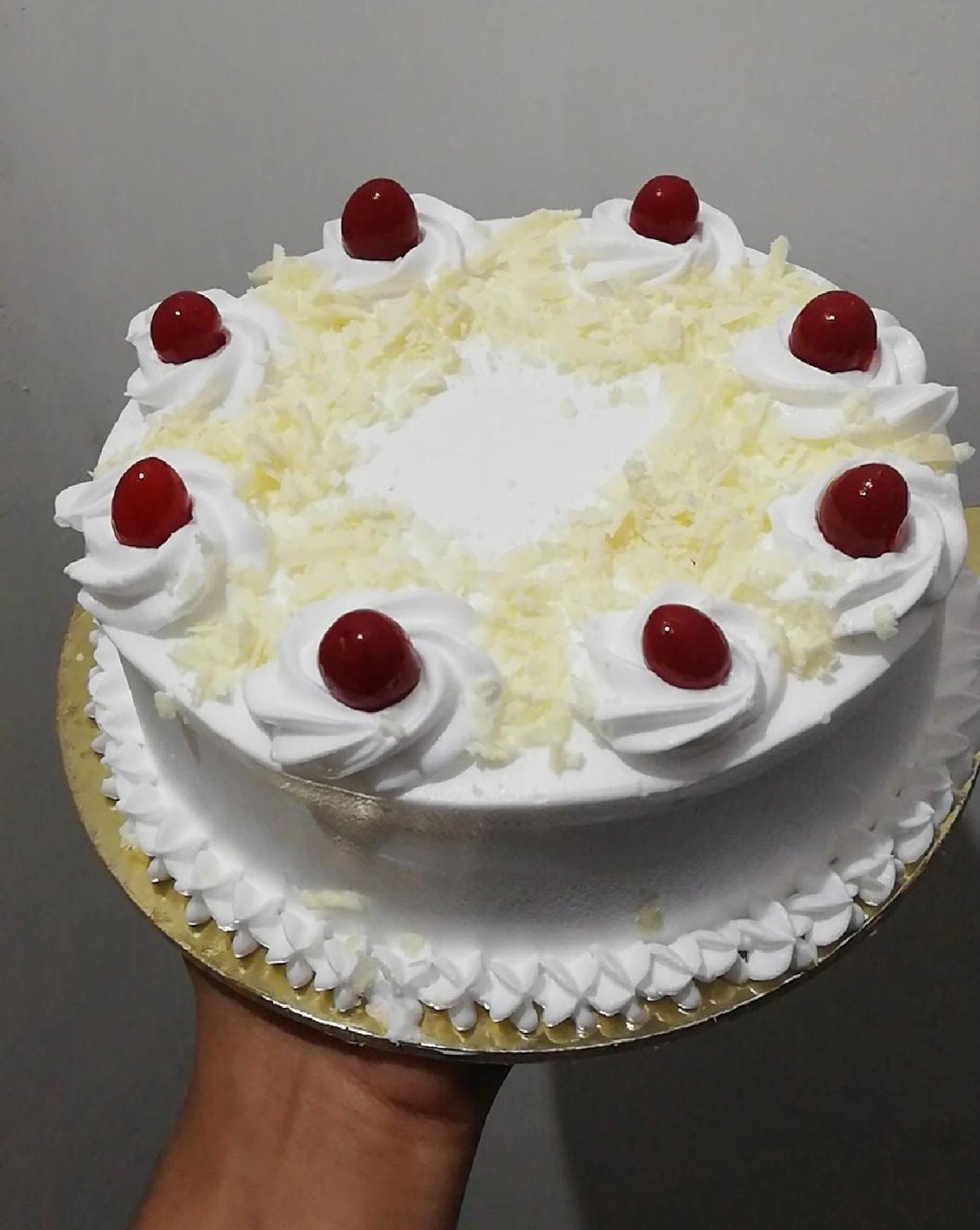 White Forest Cake With Cherry Topping - 1 Pound