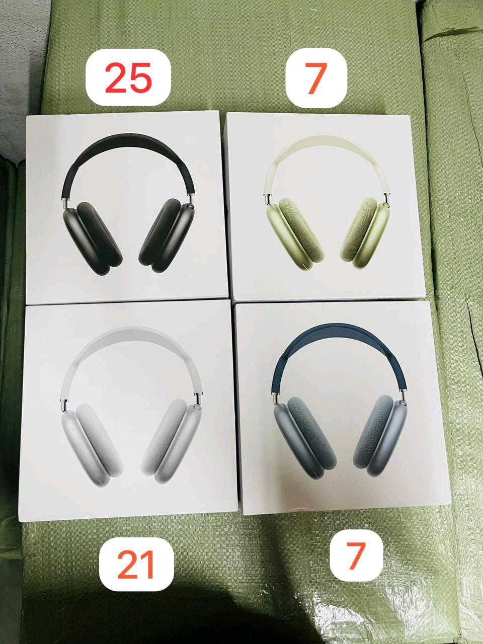 *Apple* 🍎*Airpods Max*• Apple logo• Pop up window• Original Quality • 🛞 *volume control up and dawn crown control*• 4 Different colours available • Good Sound Quality • Apple LoGo in Box 📦 • Aux function available• ⁠ soft cushion • ⁠ double box 📦 • ⁠*same company original Quality*• ⁠𝚃𝚈𝙿𝙴 𝙲 𝙿𝙸𝙽