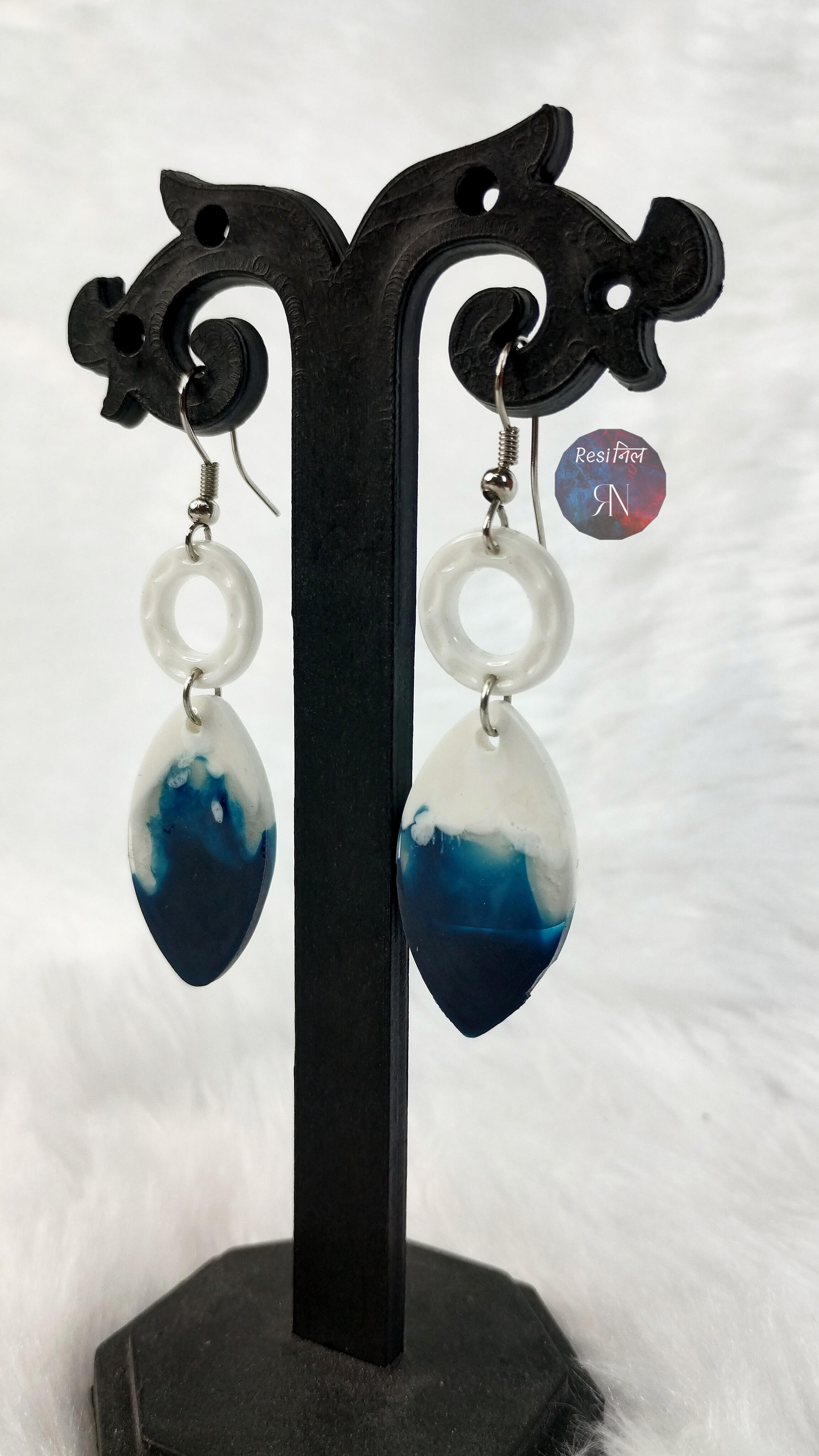 White & Blue Resin Earrings (K)