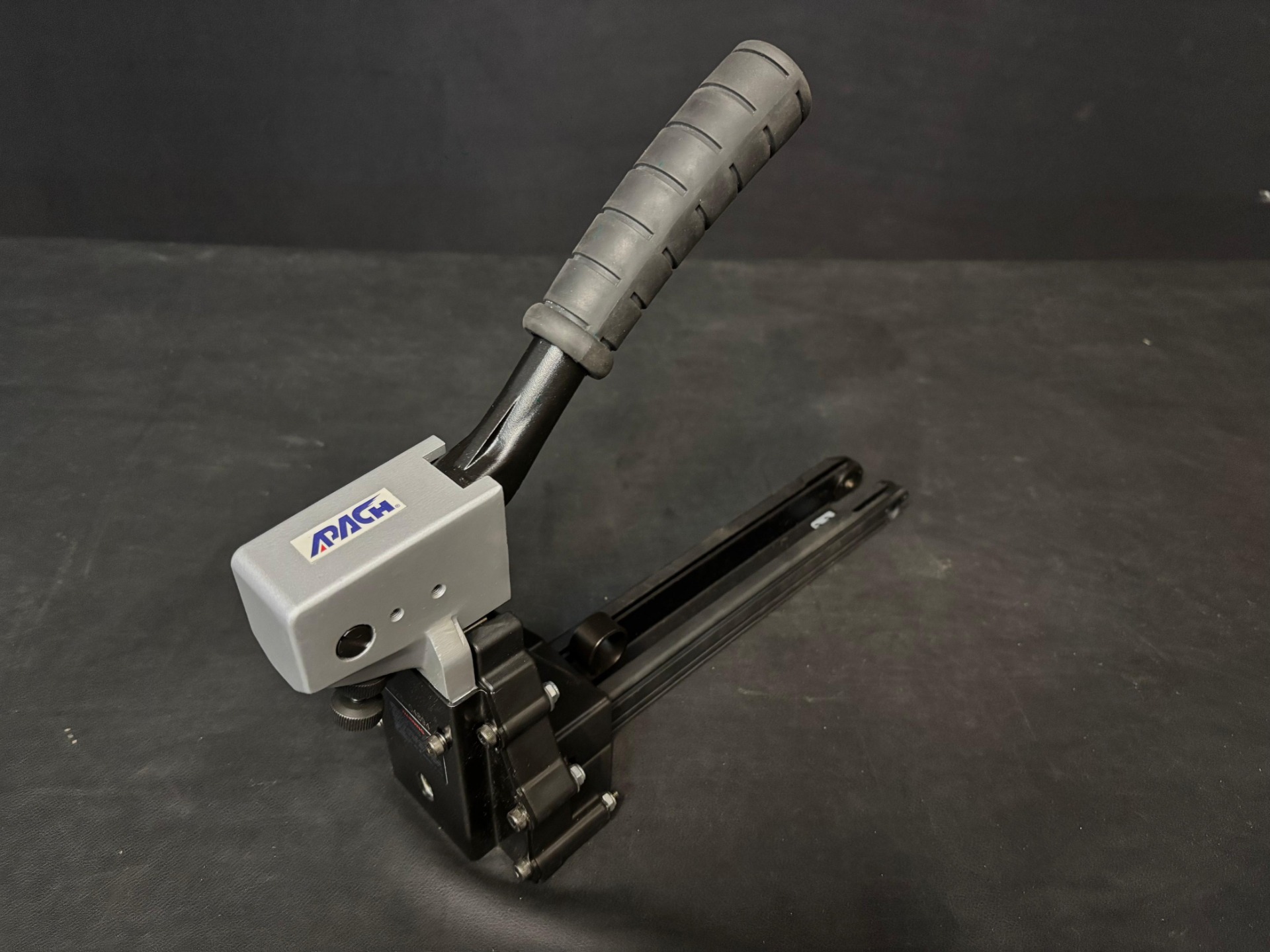 Apach MS19A Manual Carton Closer