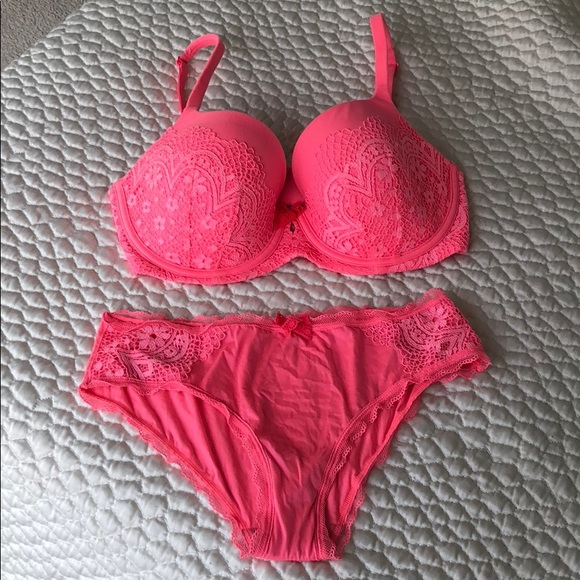 New Import Bra And Underwear Set Of 3 Combo