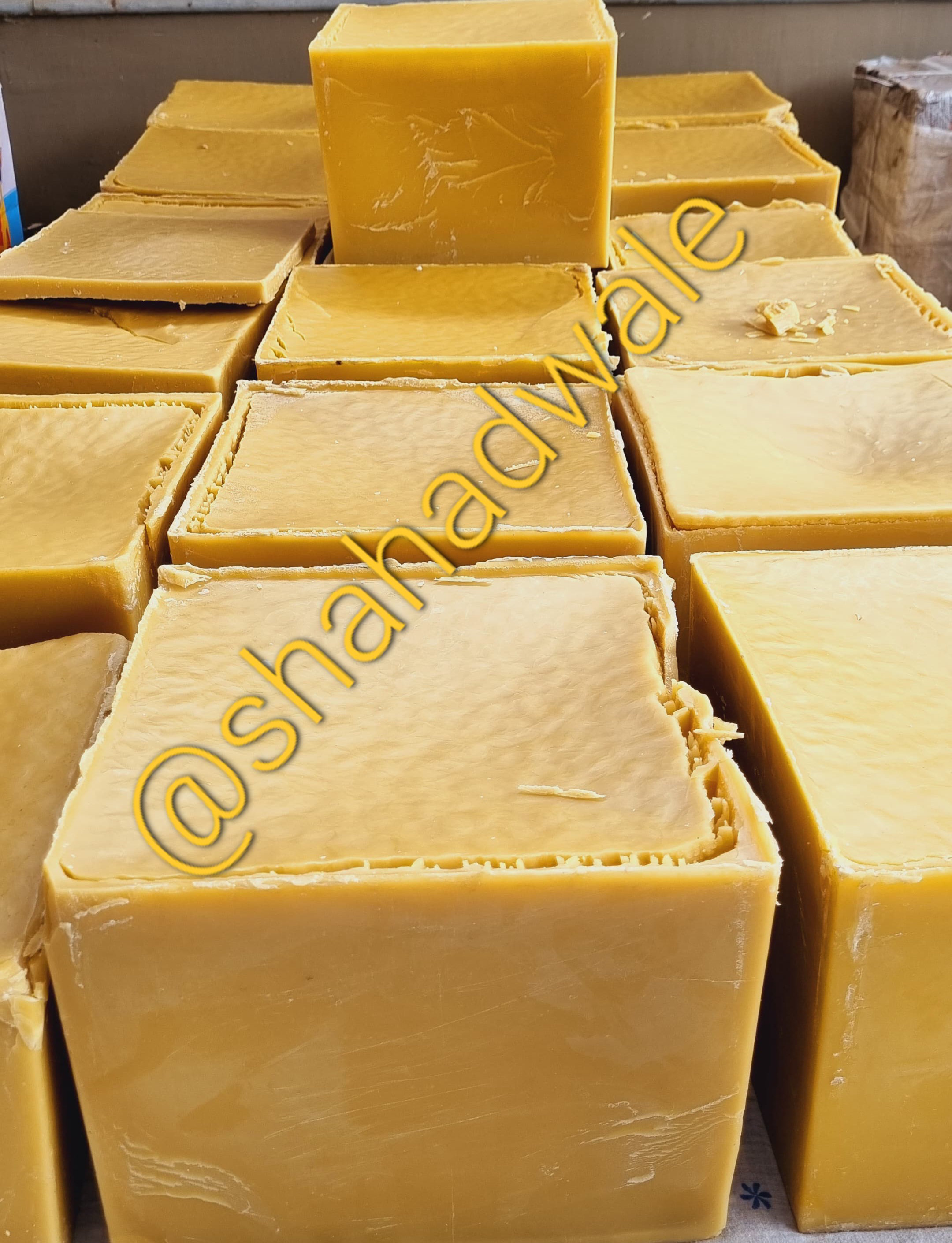 SHAHADWALE Beeswax / Natural Beeswax Grade-B - 1 kg, Grade - B