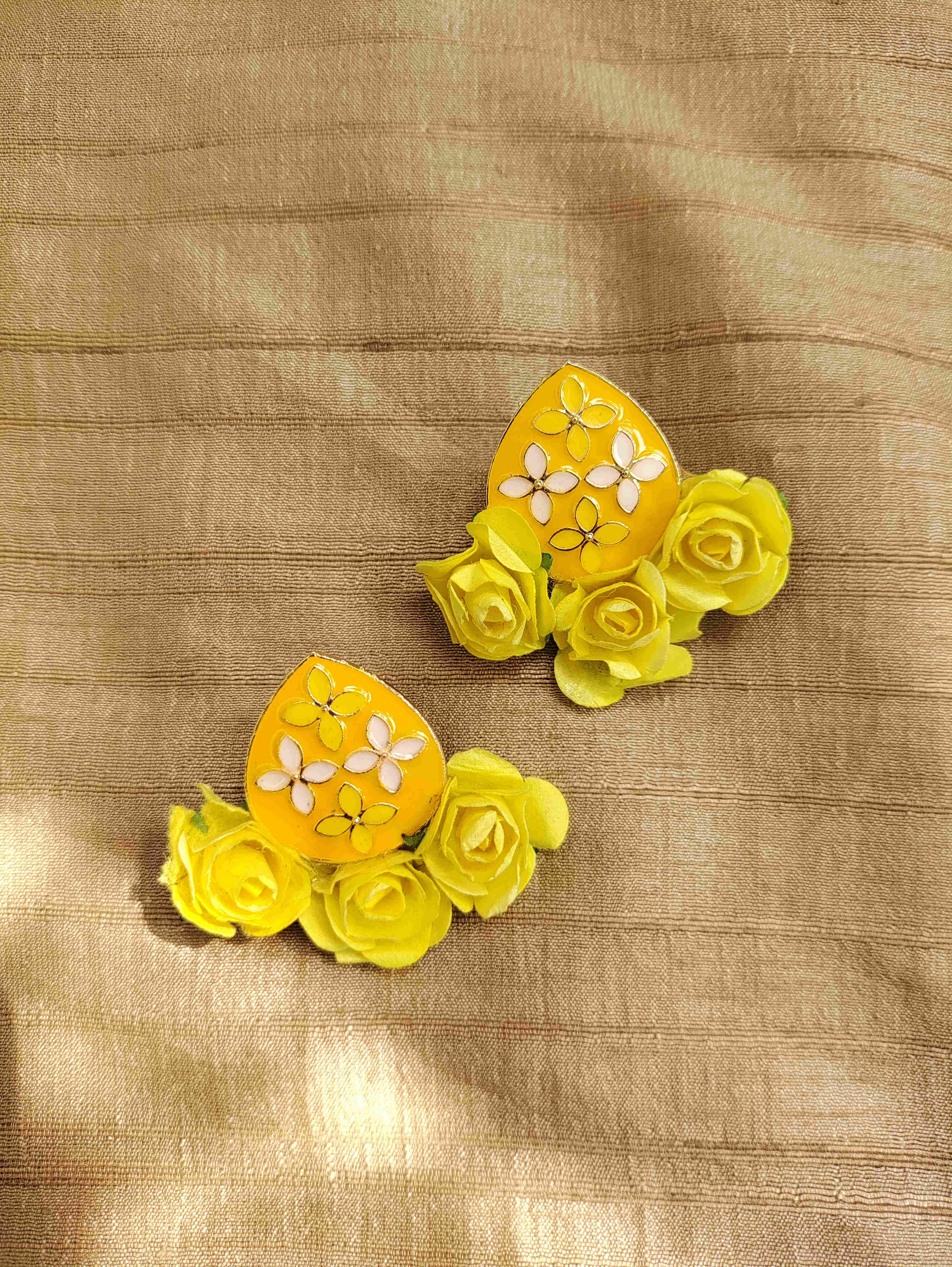 70s Yellow Flower Earrings – East Village Vintage Collective