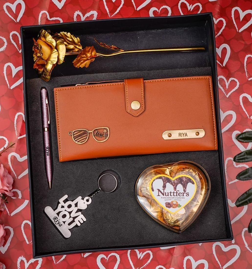 Romantic combo for women