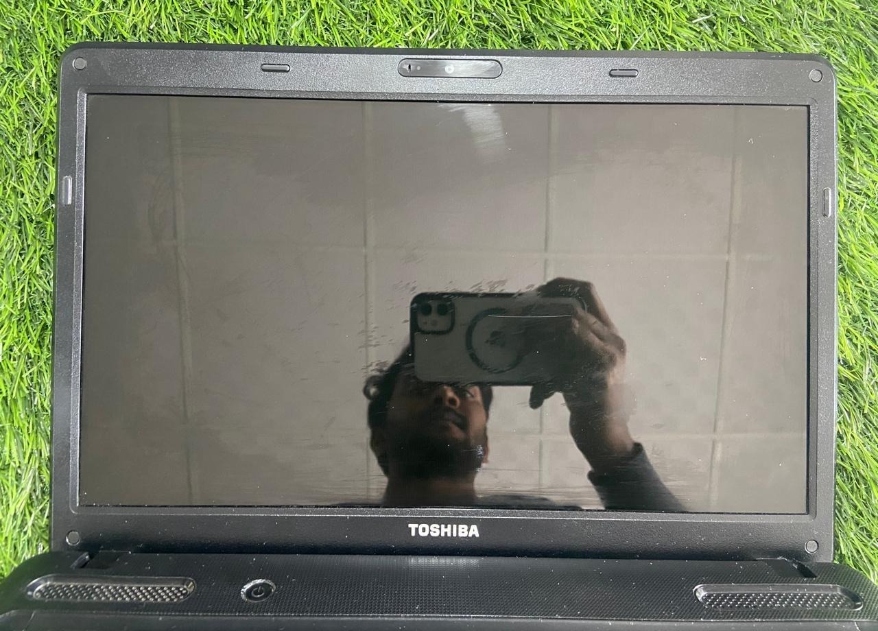 Refurbished) Toshiba Satellite C640-X4012 | Core i5 | 8GB