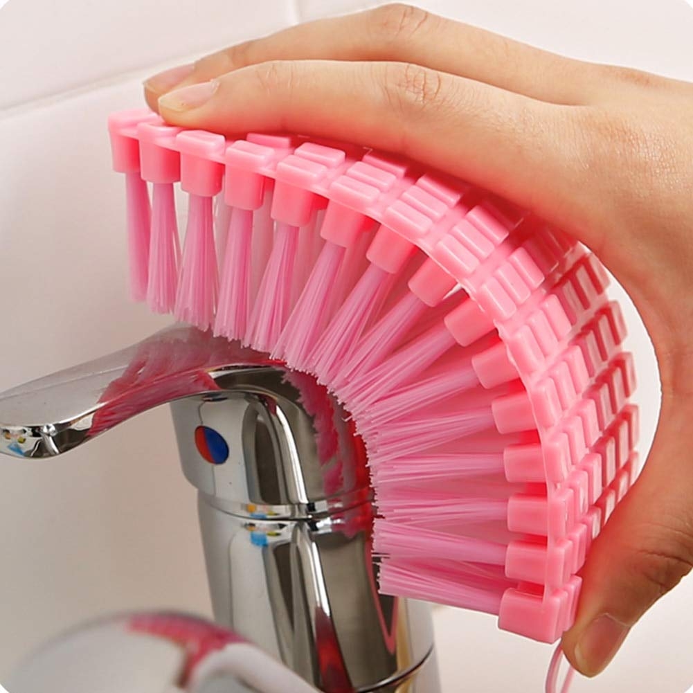 FLEXIBLE PLASTIC CLEANING BRUSH FOR HOME, KITCHEN AND BATHROOM,