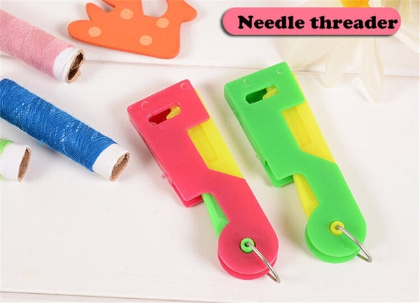 NEEDLE THREADING DEVICE (MULTICOLOUR)