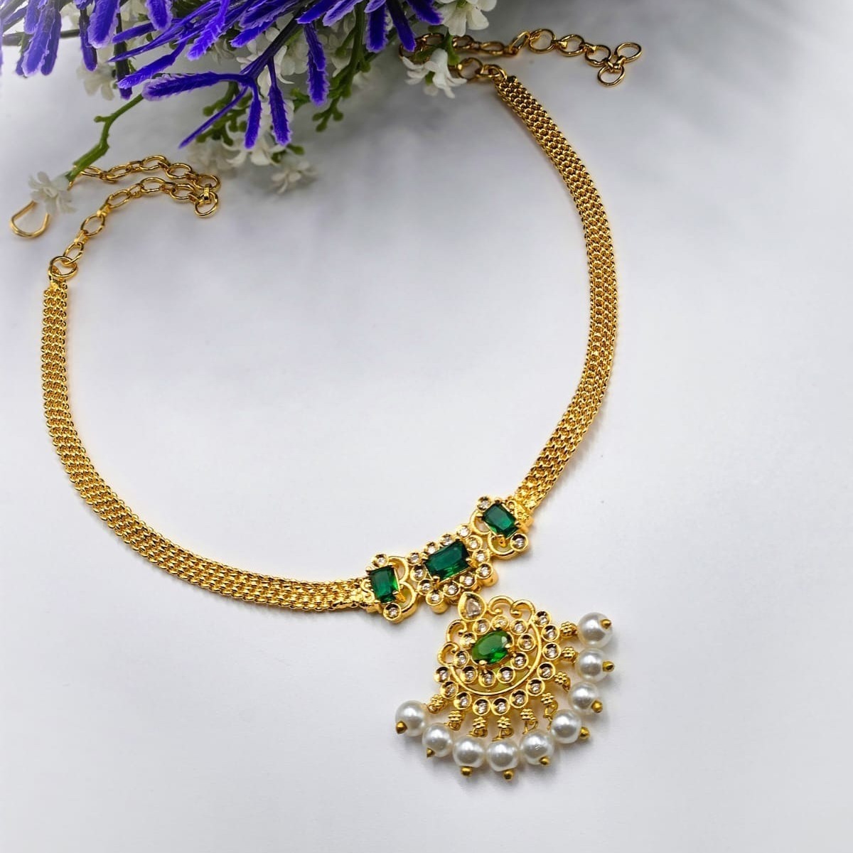 gold finish mini chocker