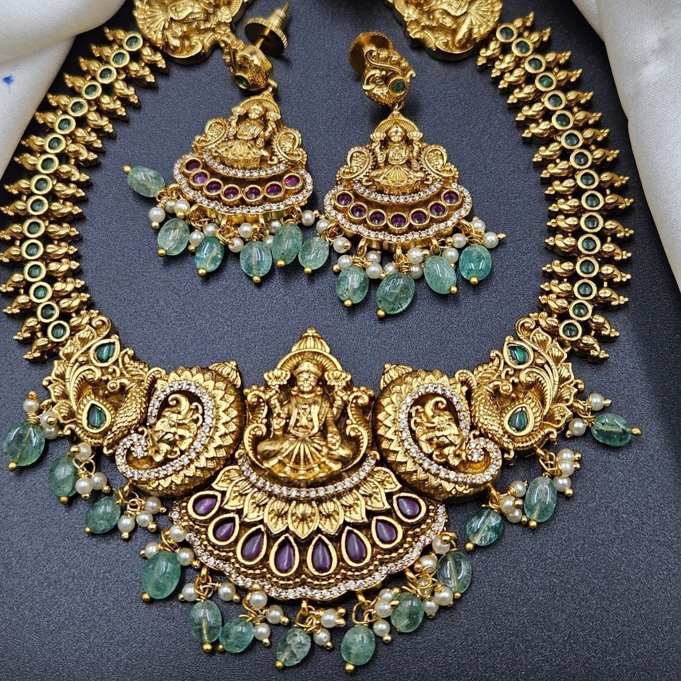 nakshi neck set