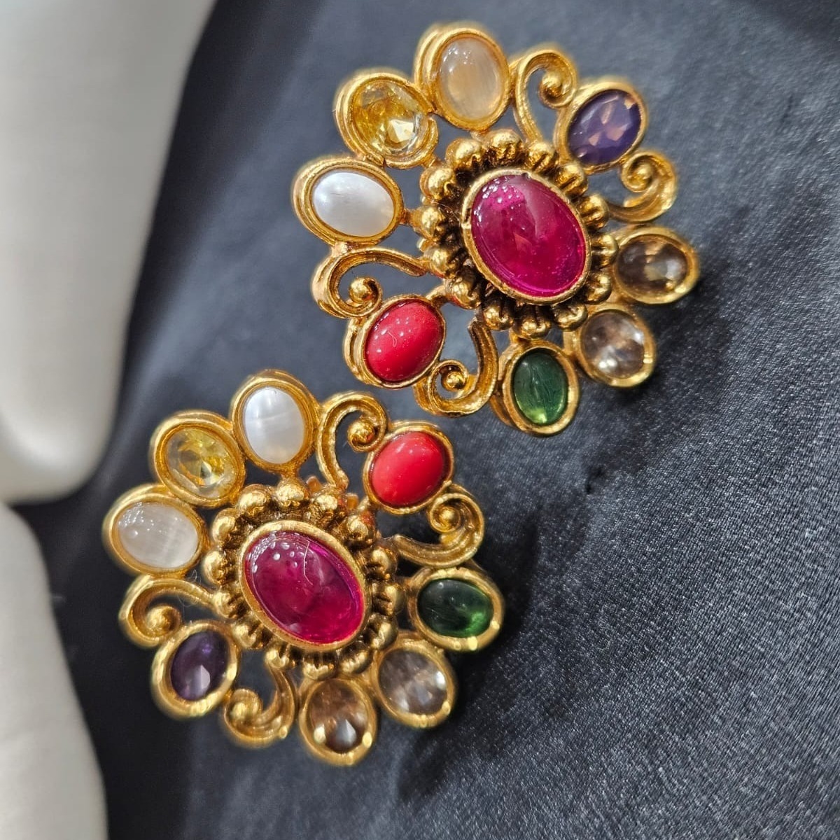 navaratna studs